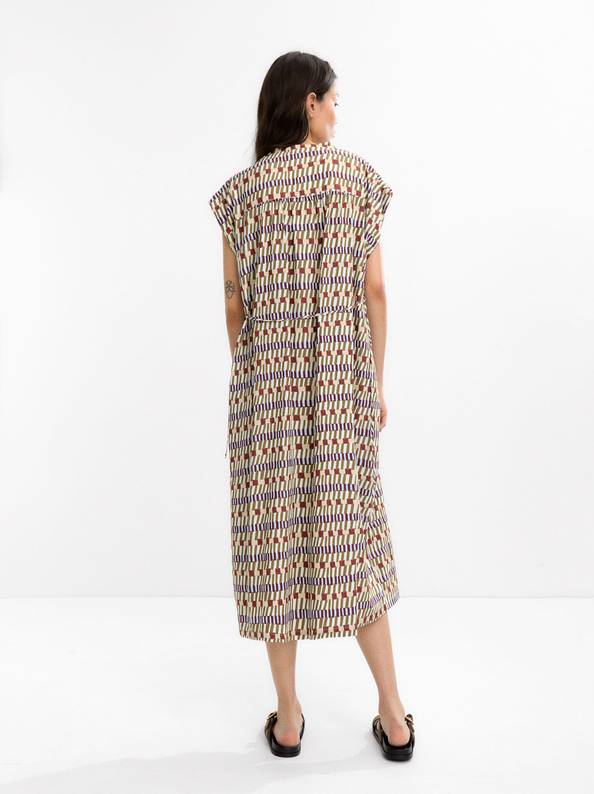 Vestido midi estampado image number 2.0