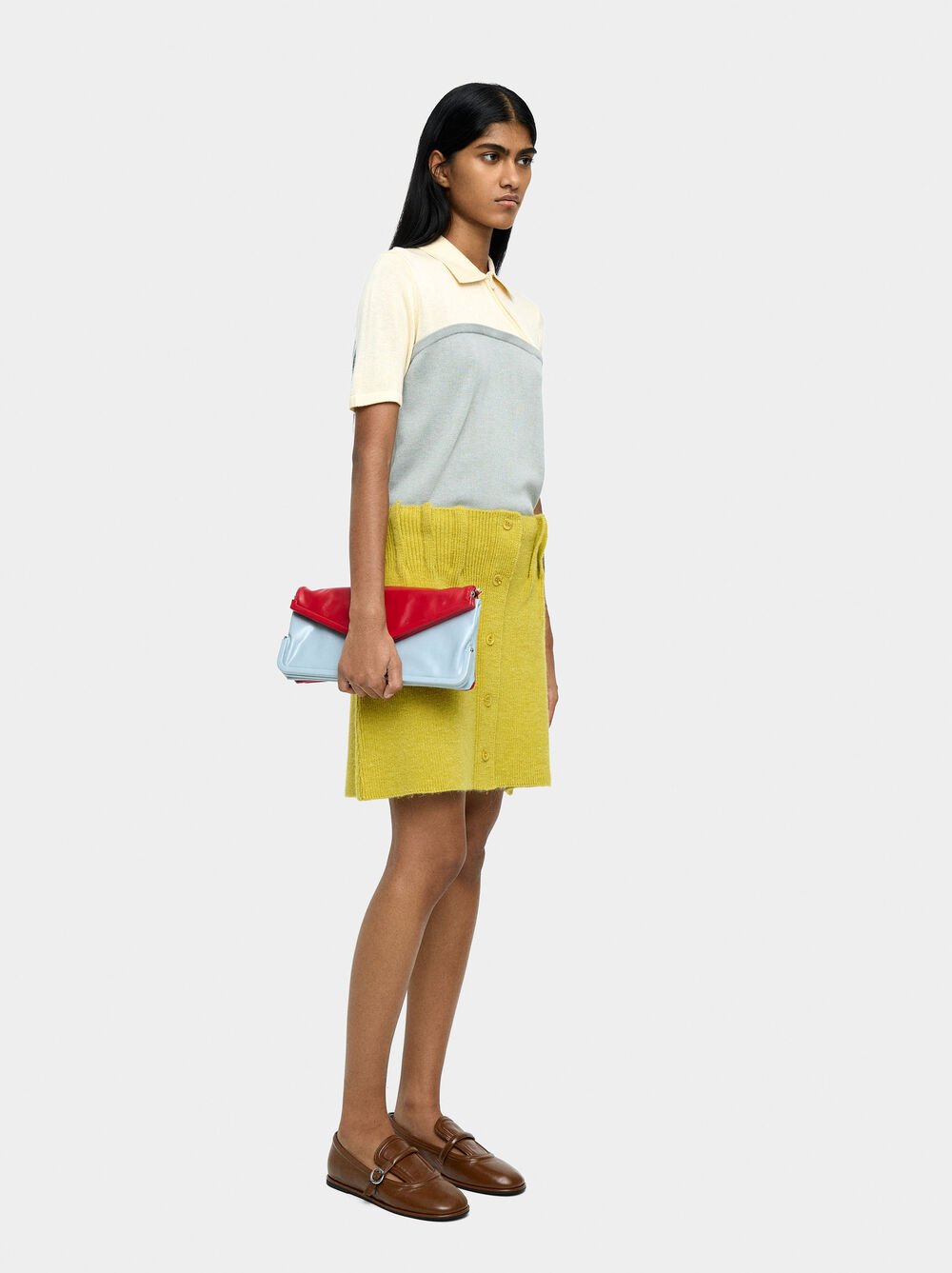 Mesh knit skirt with buttons