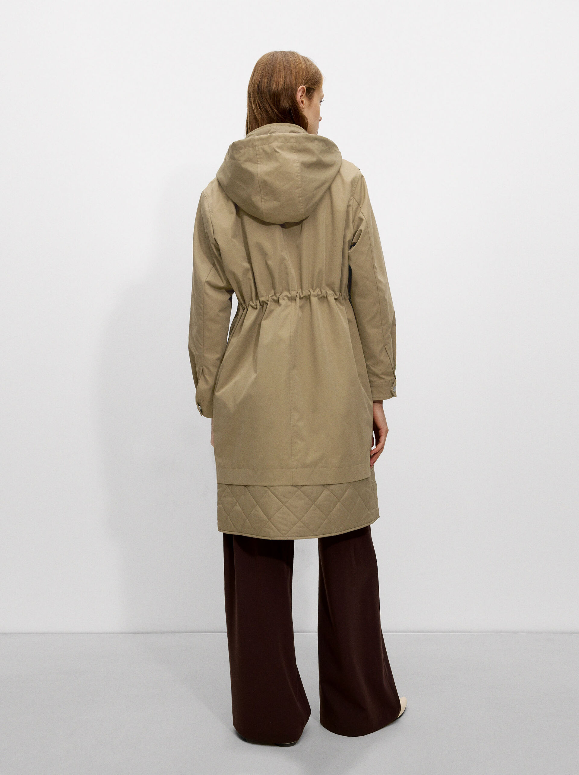 Parka con capucha y bolsillos image number 5.0