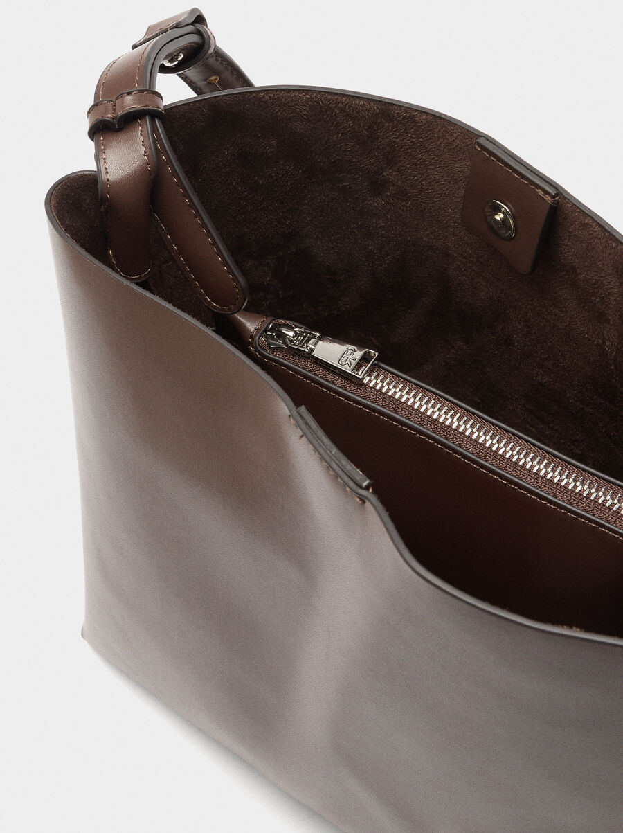 Bolso de hombro liso