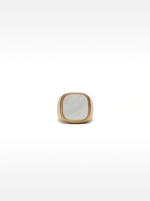Square ring with shell
