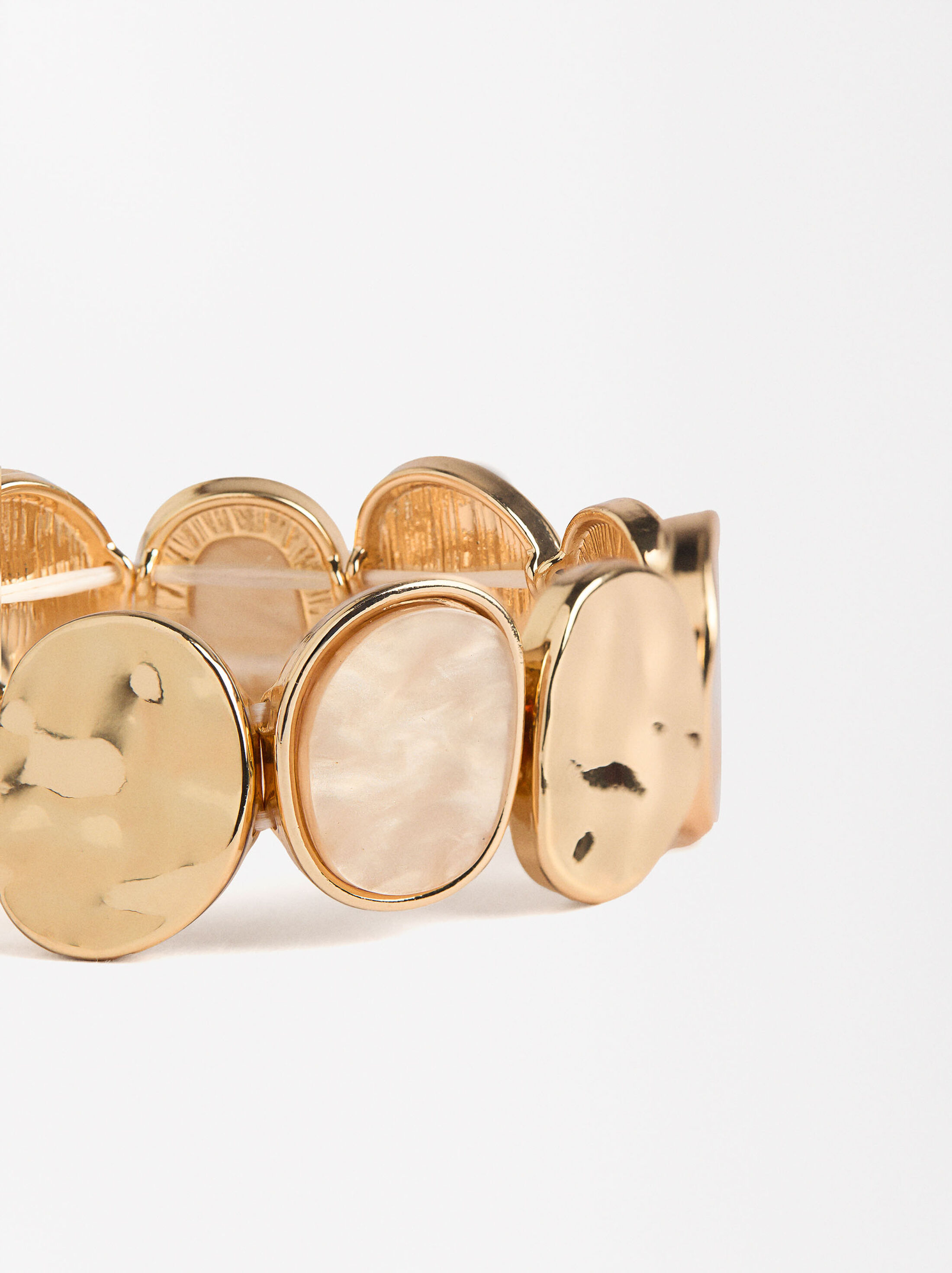 Elastic bracelet with pearls and relief image number 1.0