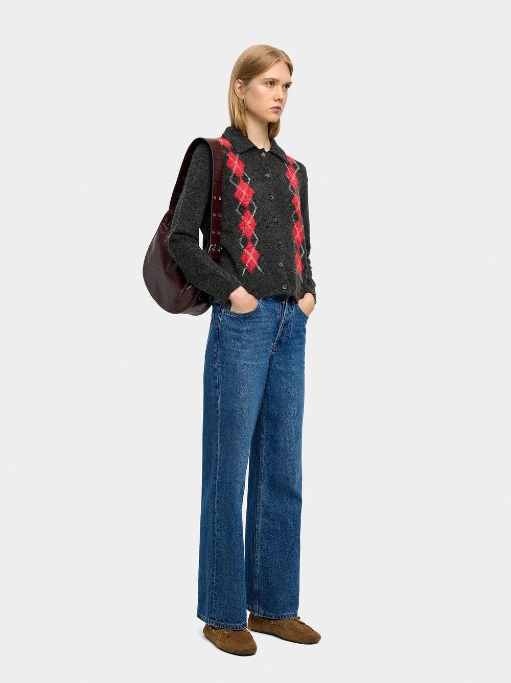 Knitted cardigan with argyle pattern