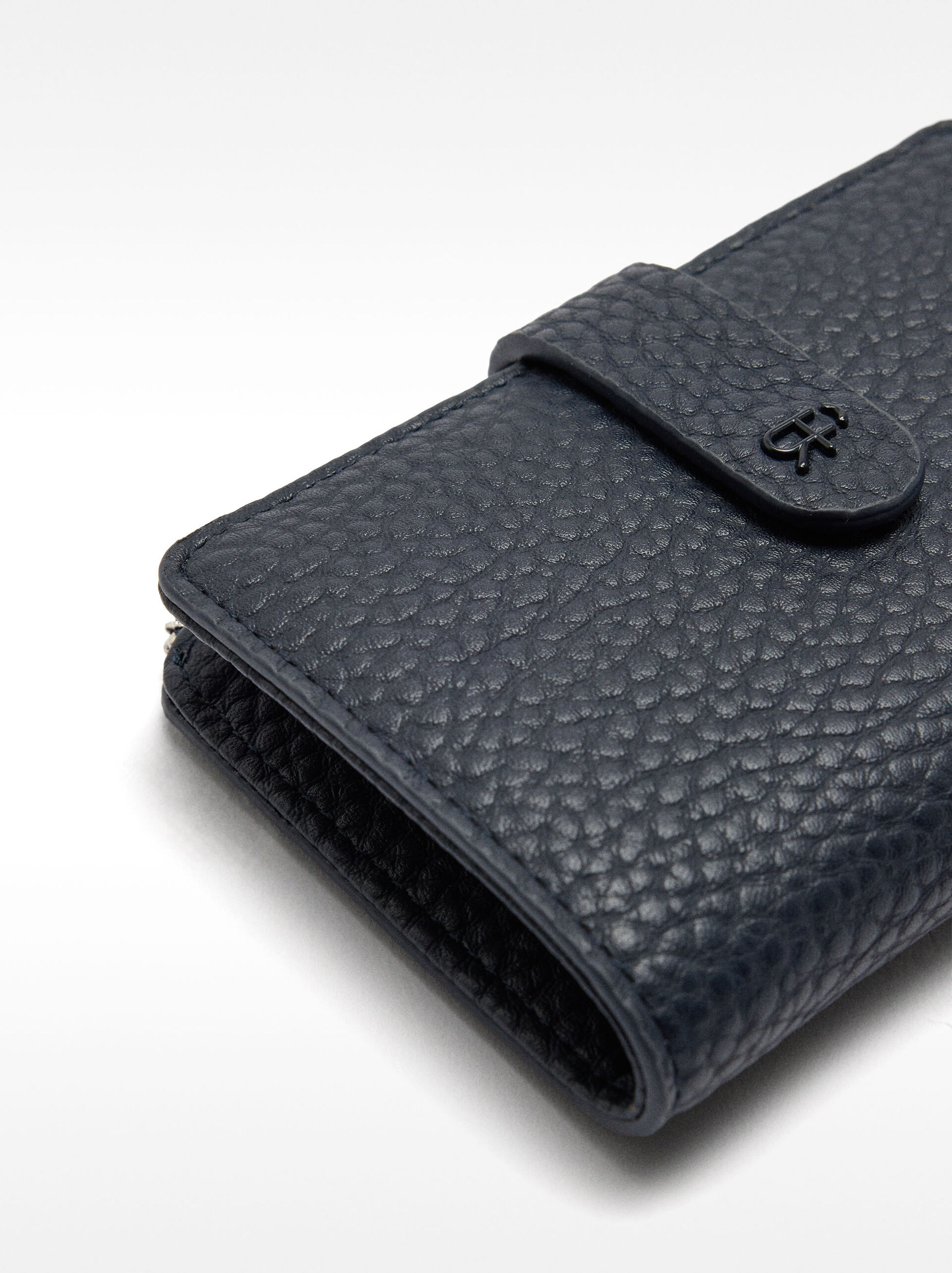Wallet with texture M image number 1.0