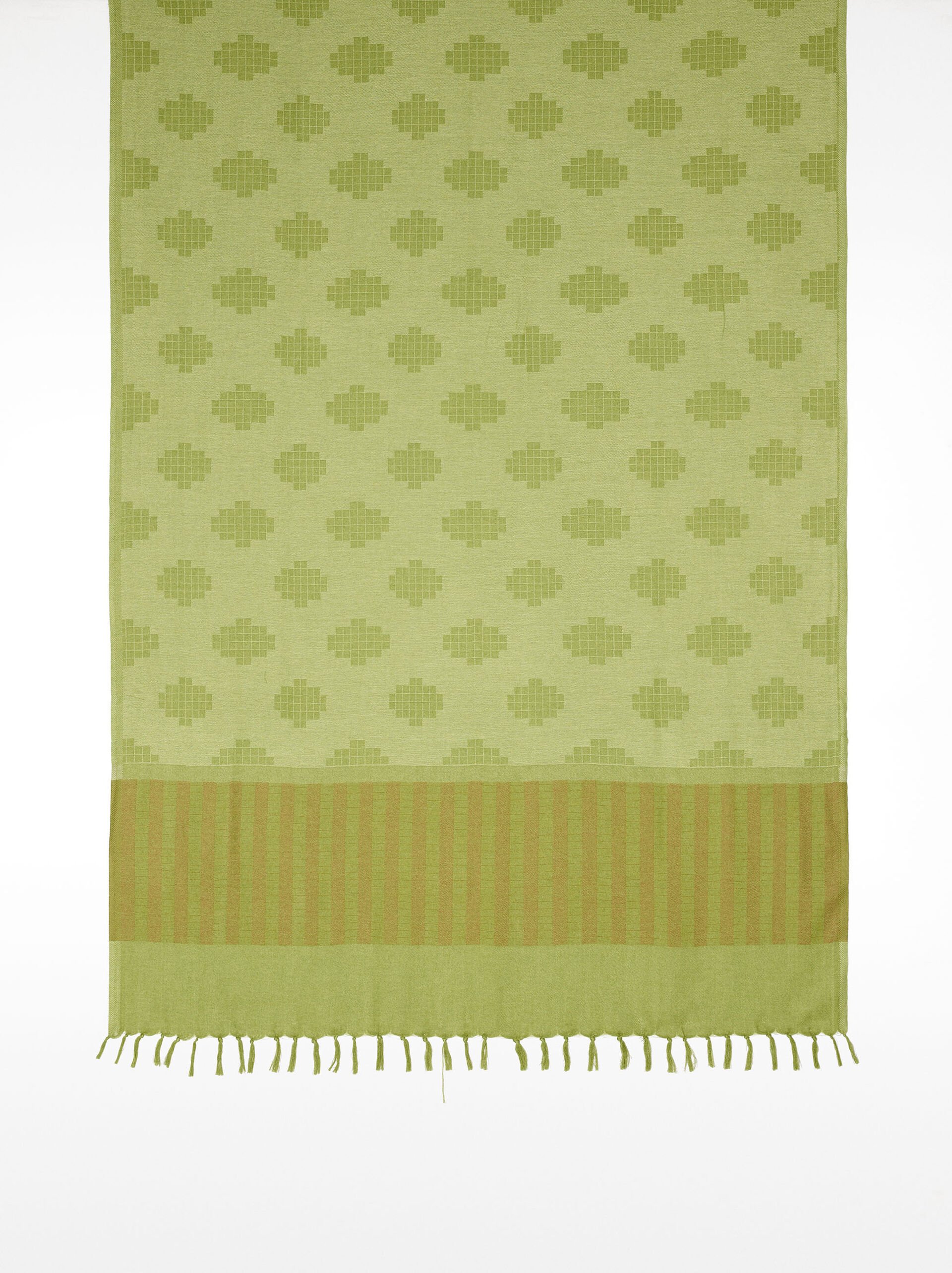 Printed scarf with fringes image number 3.0