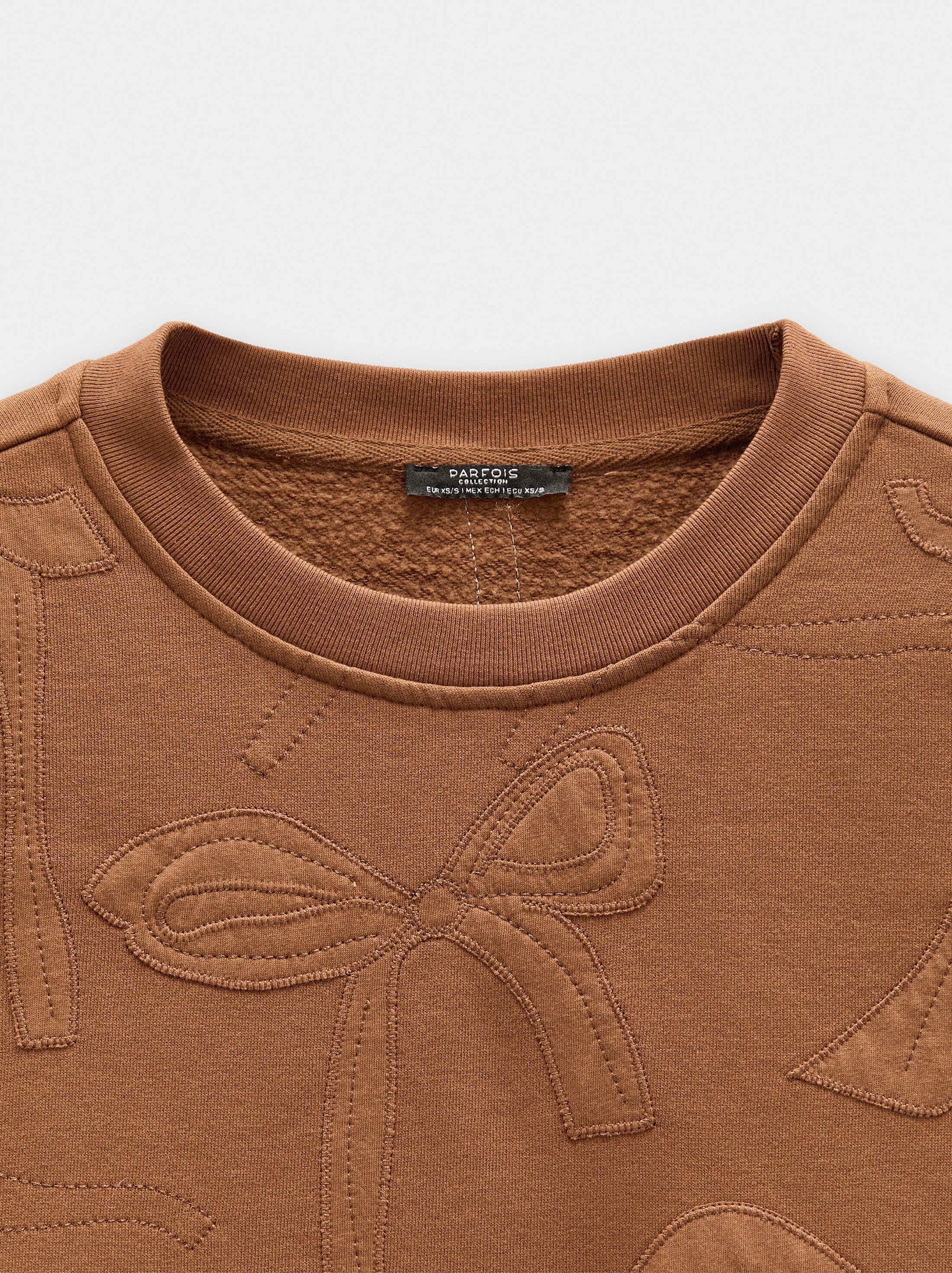 Sweatshirt with embroidered bows image number 5.0