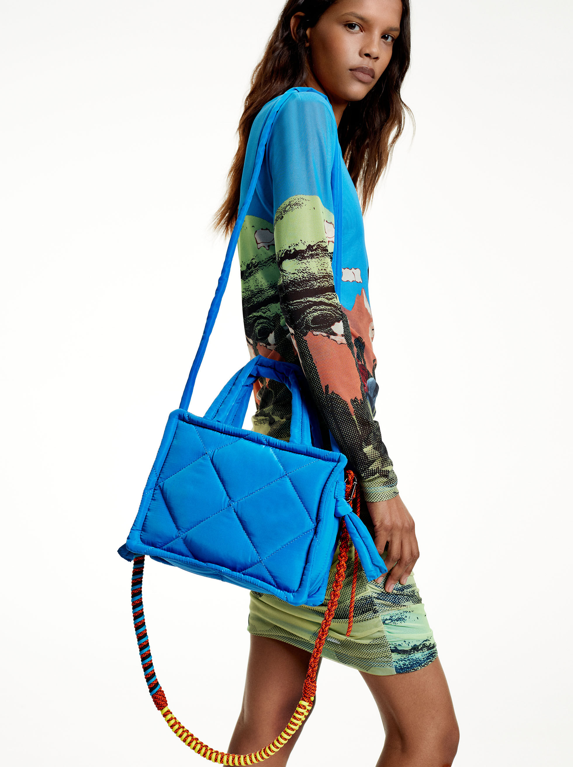Bolso Tote Acolchado Nylon Cordón - Azul - Mujer - Bolsos de mano - parfois .com