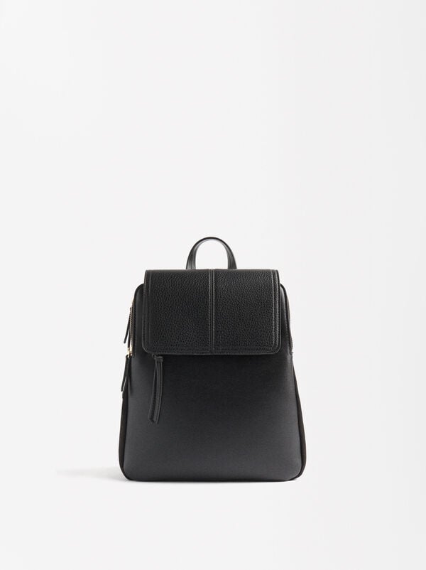 Backpack with flap closure
