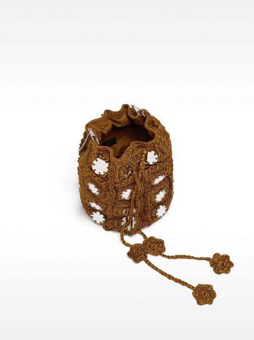 Bolso bombonera de punto con detalles de espejos