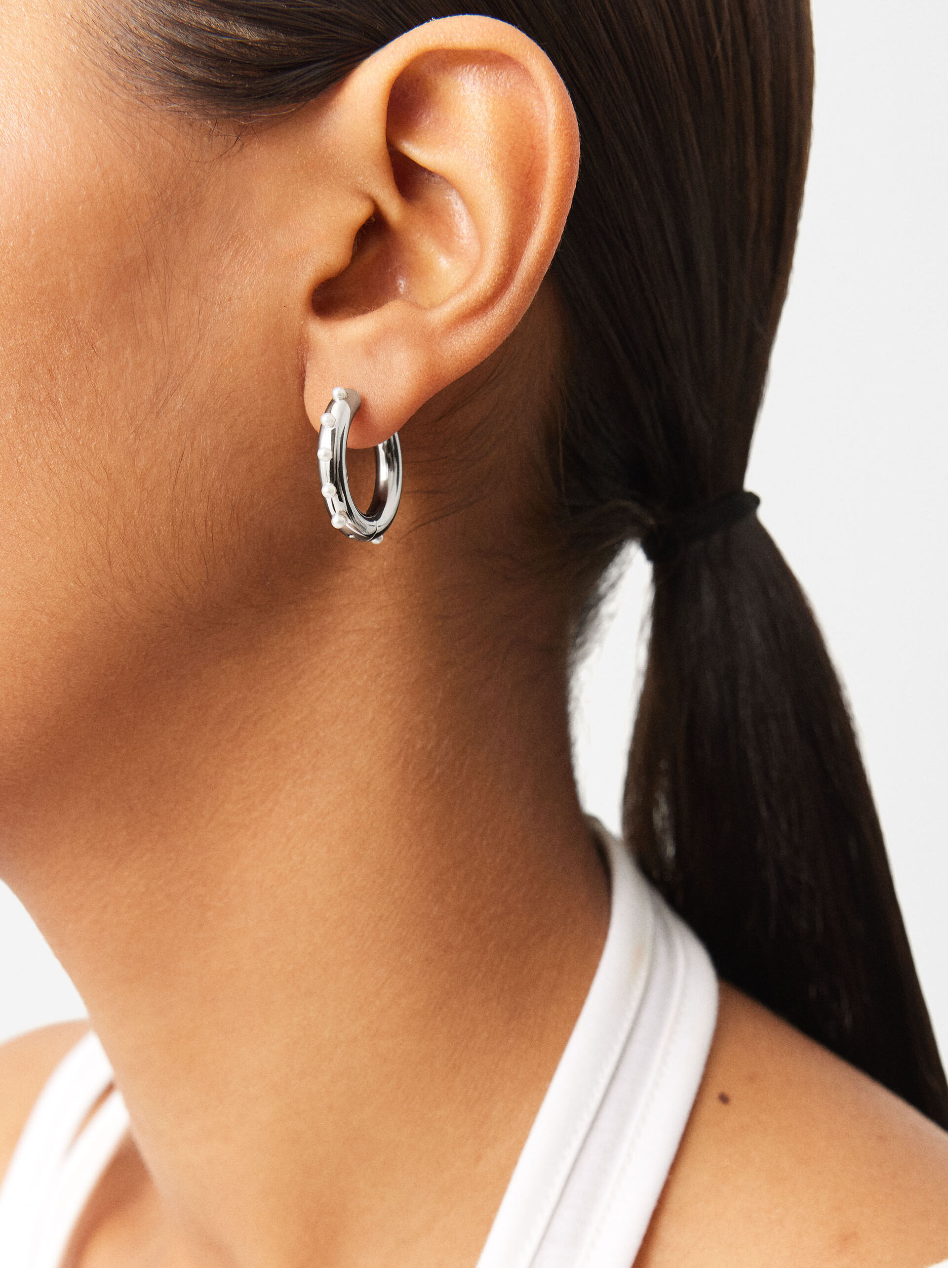 Stainless Steel Hoops Earrings With Pearls image number 1.0