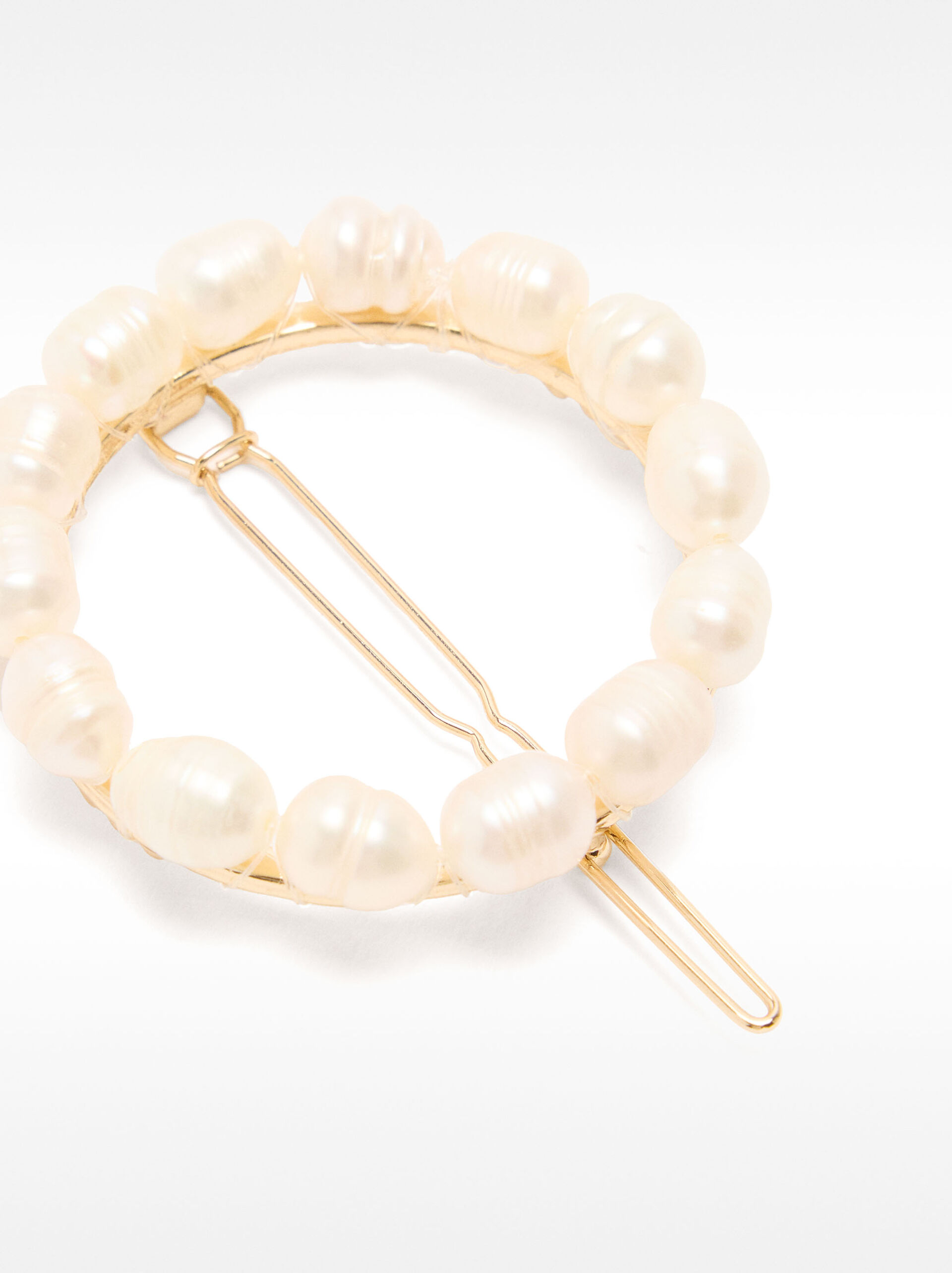 Hair clip with pearls  image number 1.0