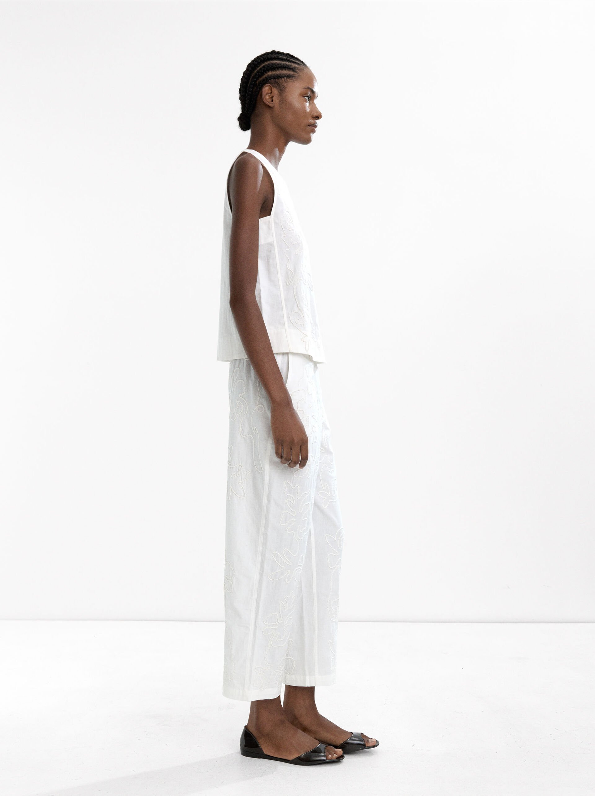 Pantalon avec broderies 100 % coton image number 2.0