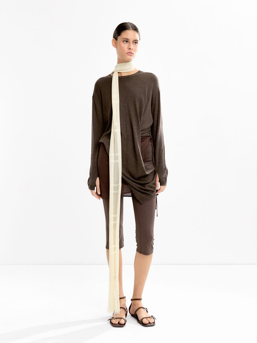 Scarf with fringes