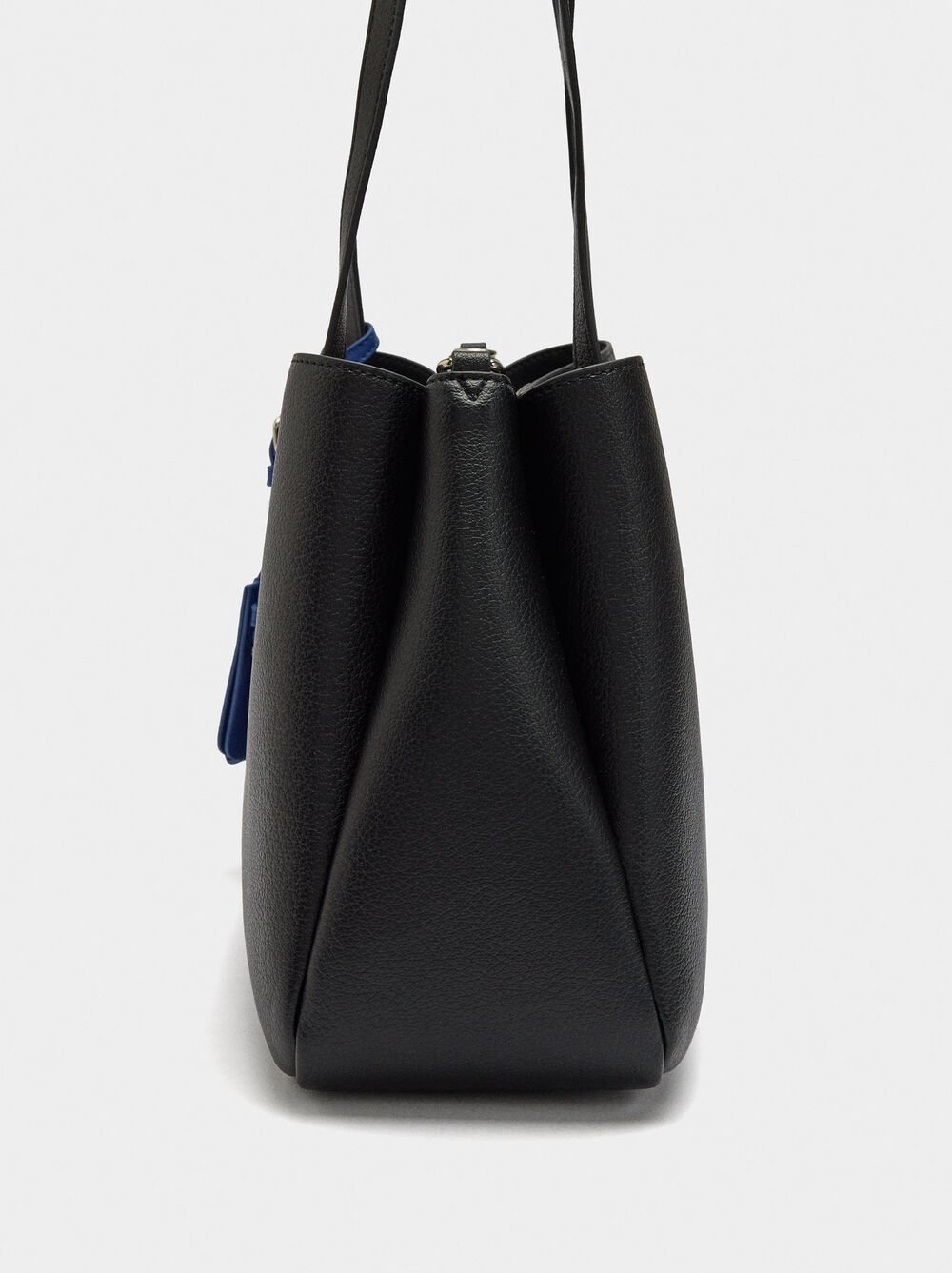 Plain shopper bag with pendant