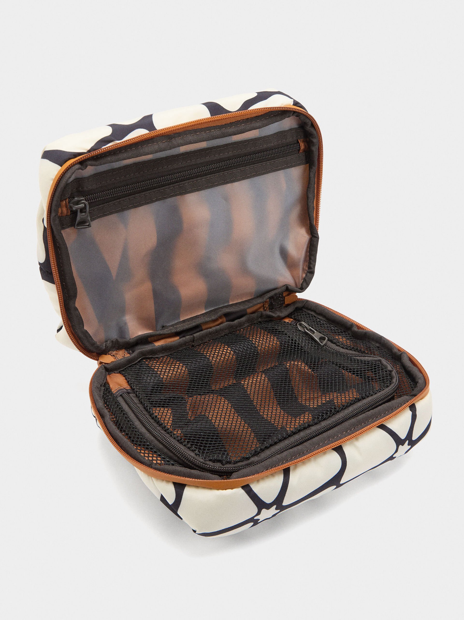 Printed nylon toiletry bag image number 3.0