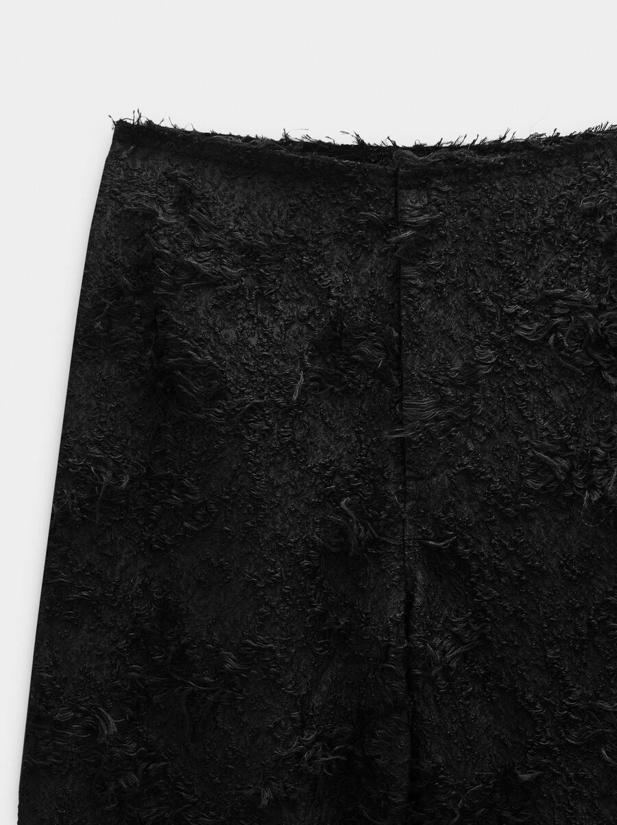 Trousers with cotton texture