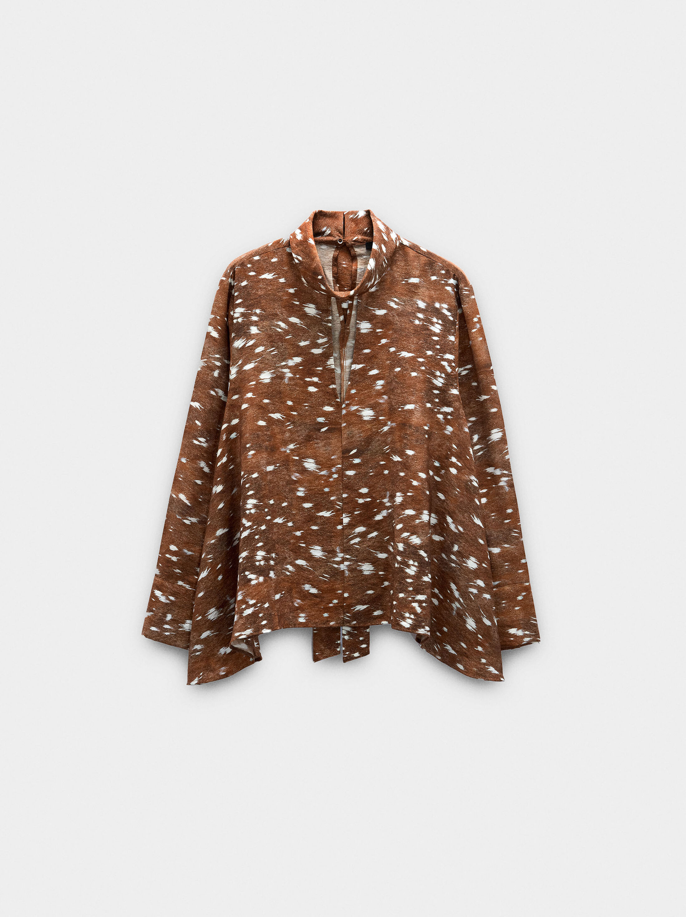 Long-sleeve animal print blouse image number 4.0