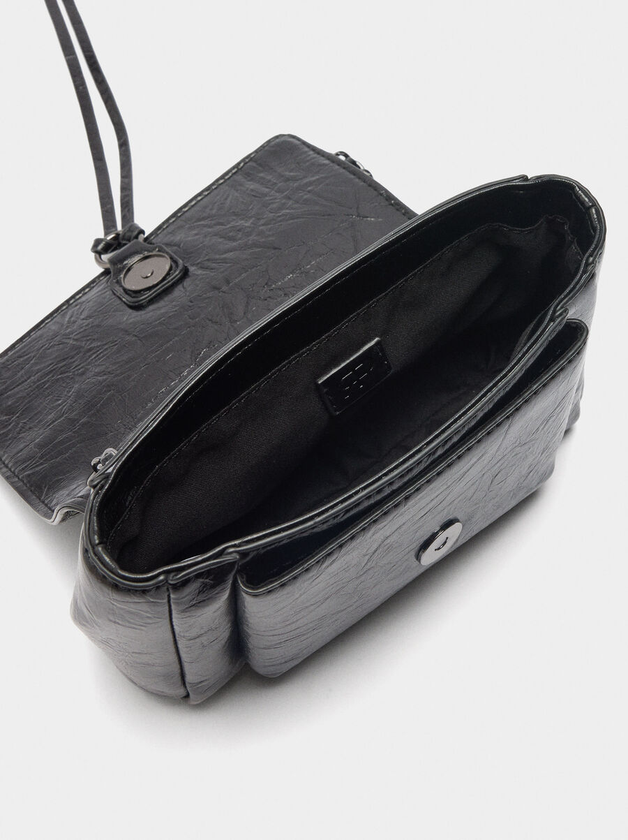 Shoulder bag with flap