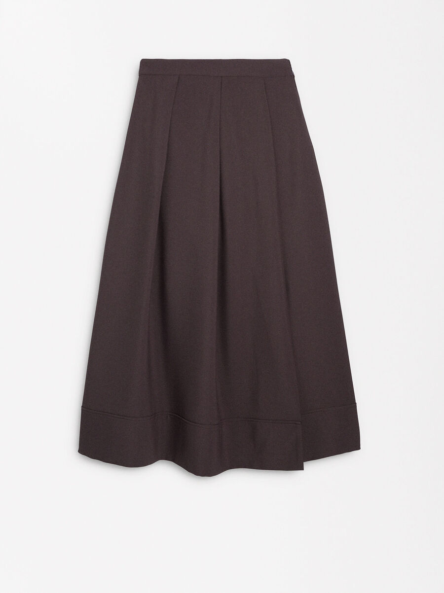 Long pleated skirt
