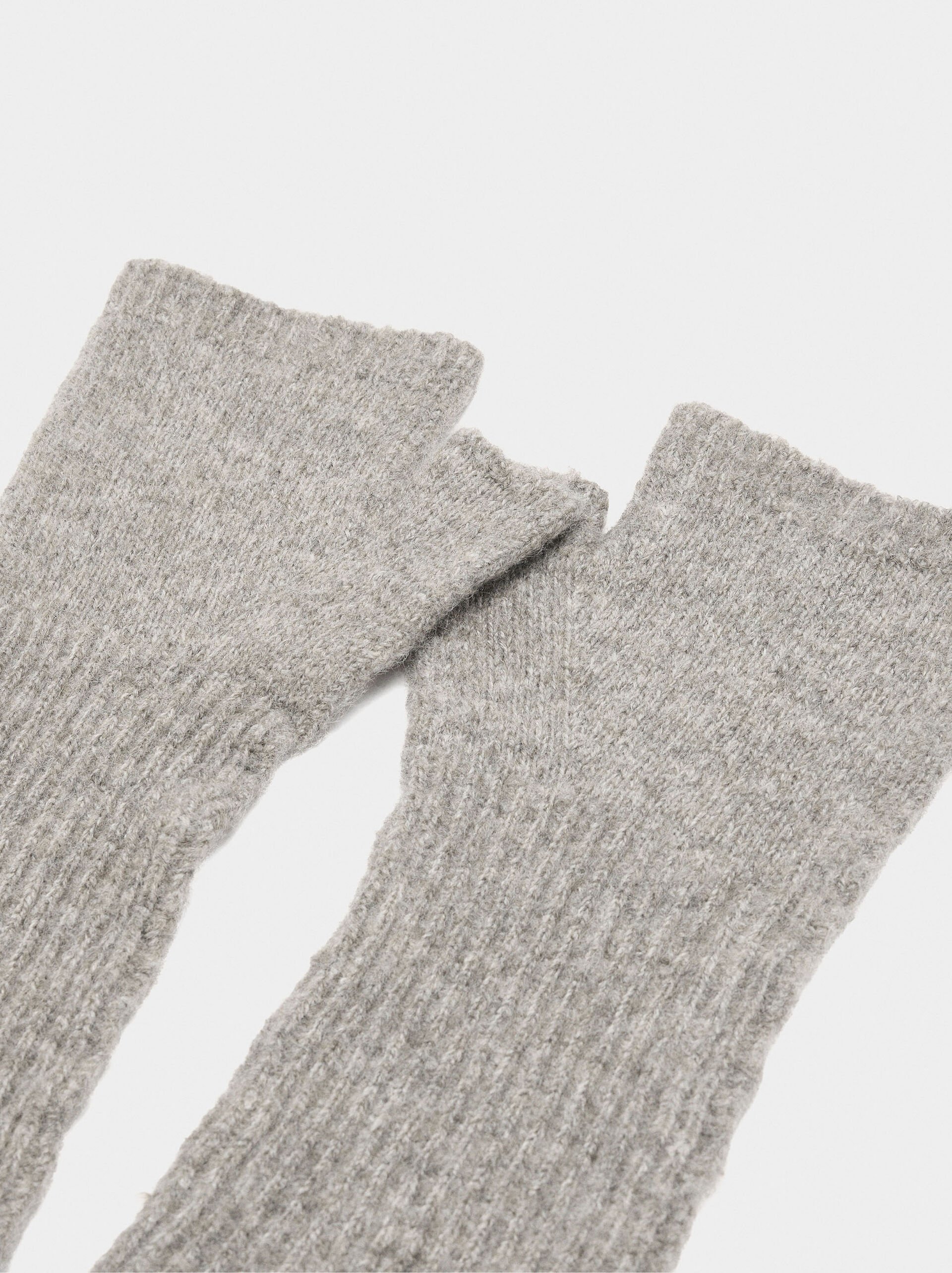 Knit mittens image number 2.0