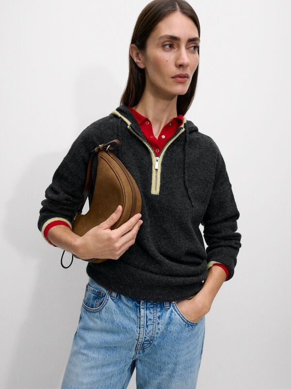 Hooded sweater with contrast detail