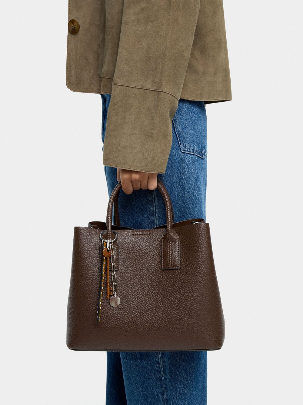 Tote bag with texture