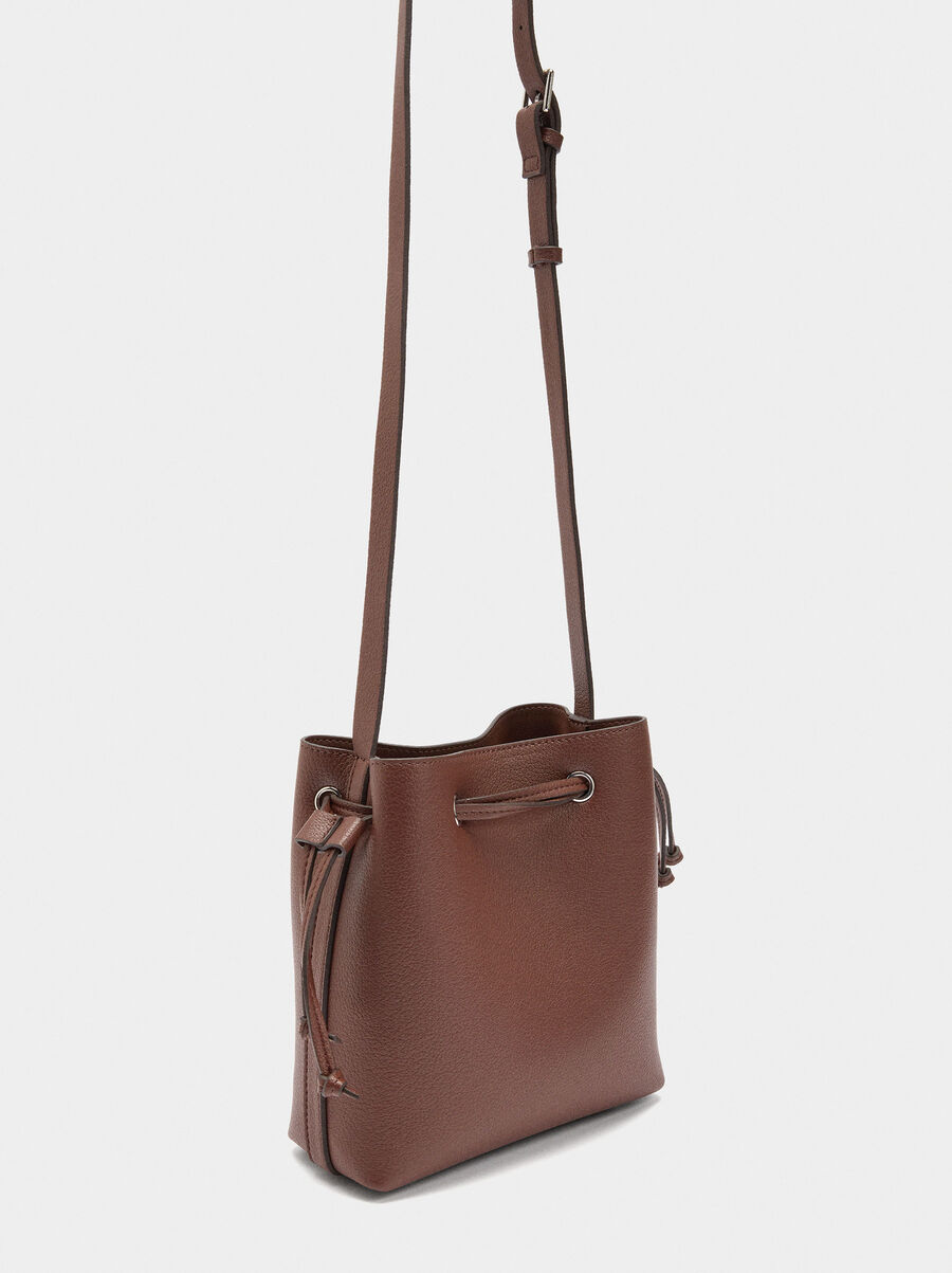 Bolso bandolera con cordón