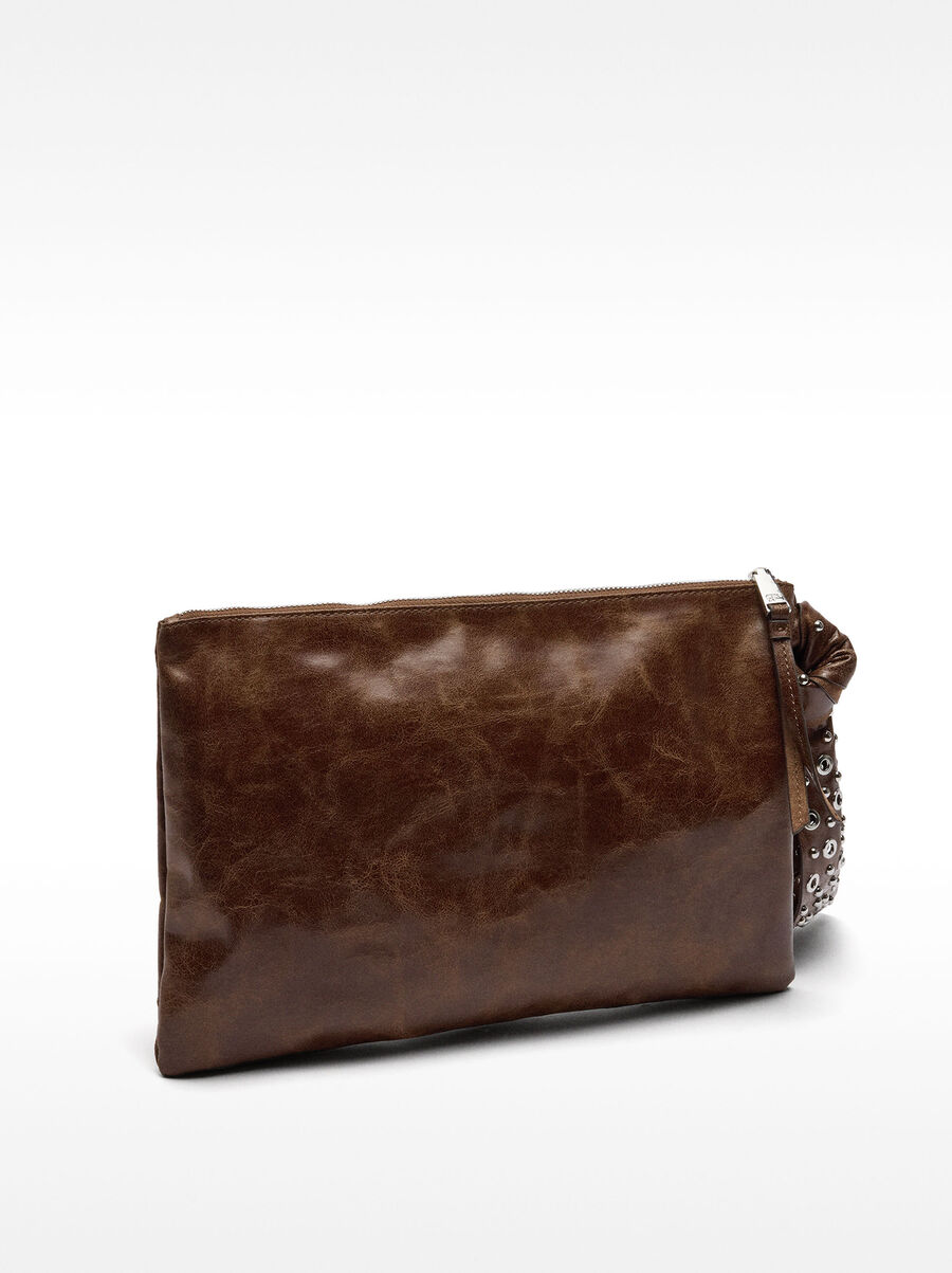 Crackle-effect envelope bag