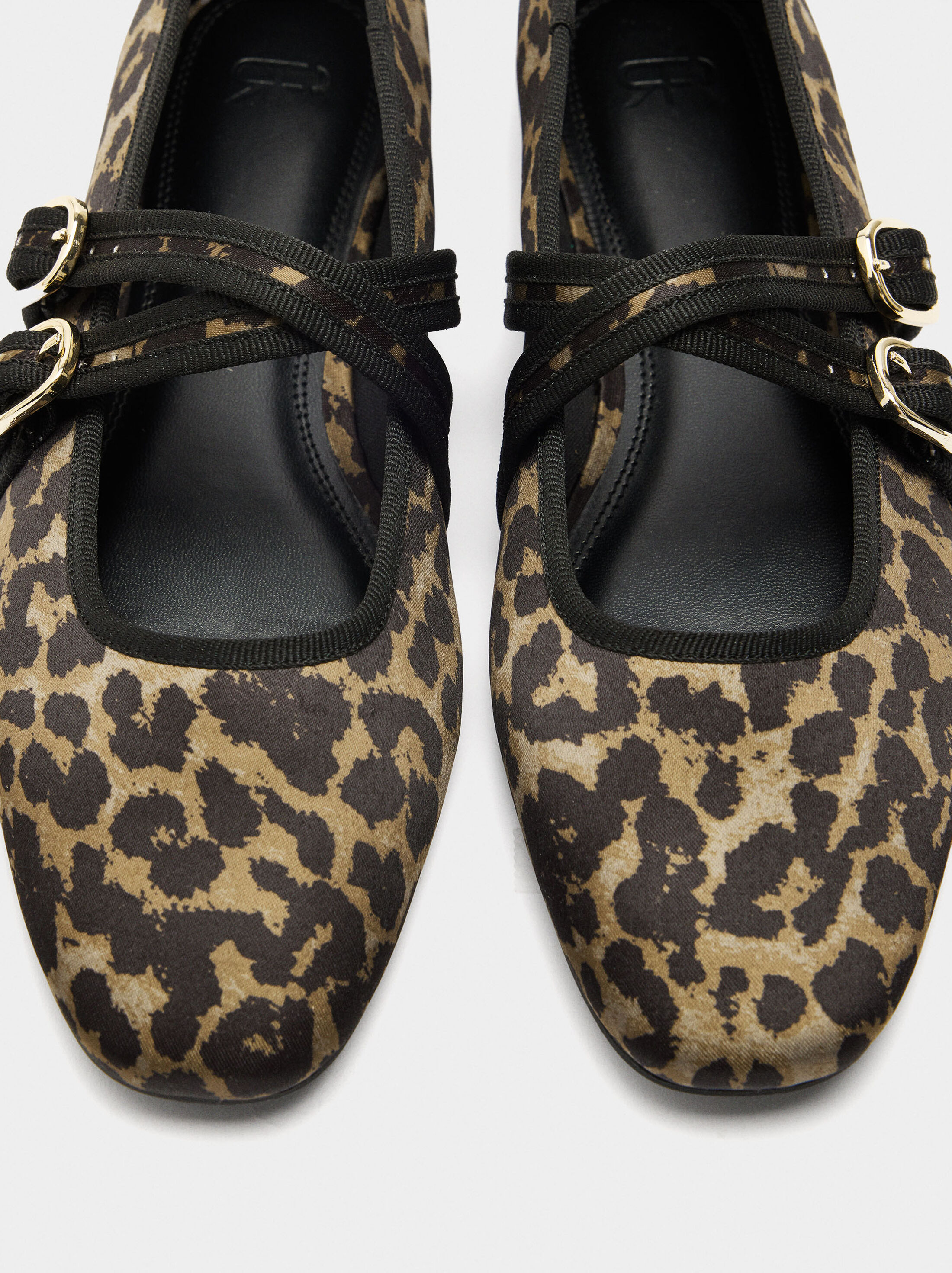 Ballet flats with animal printed fabric image number 4.0