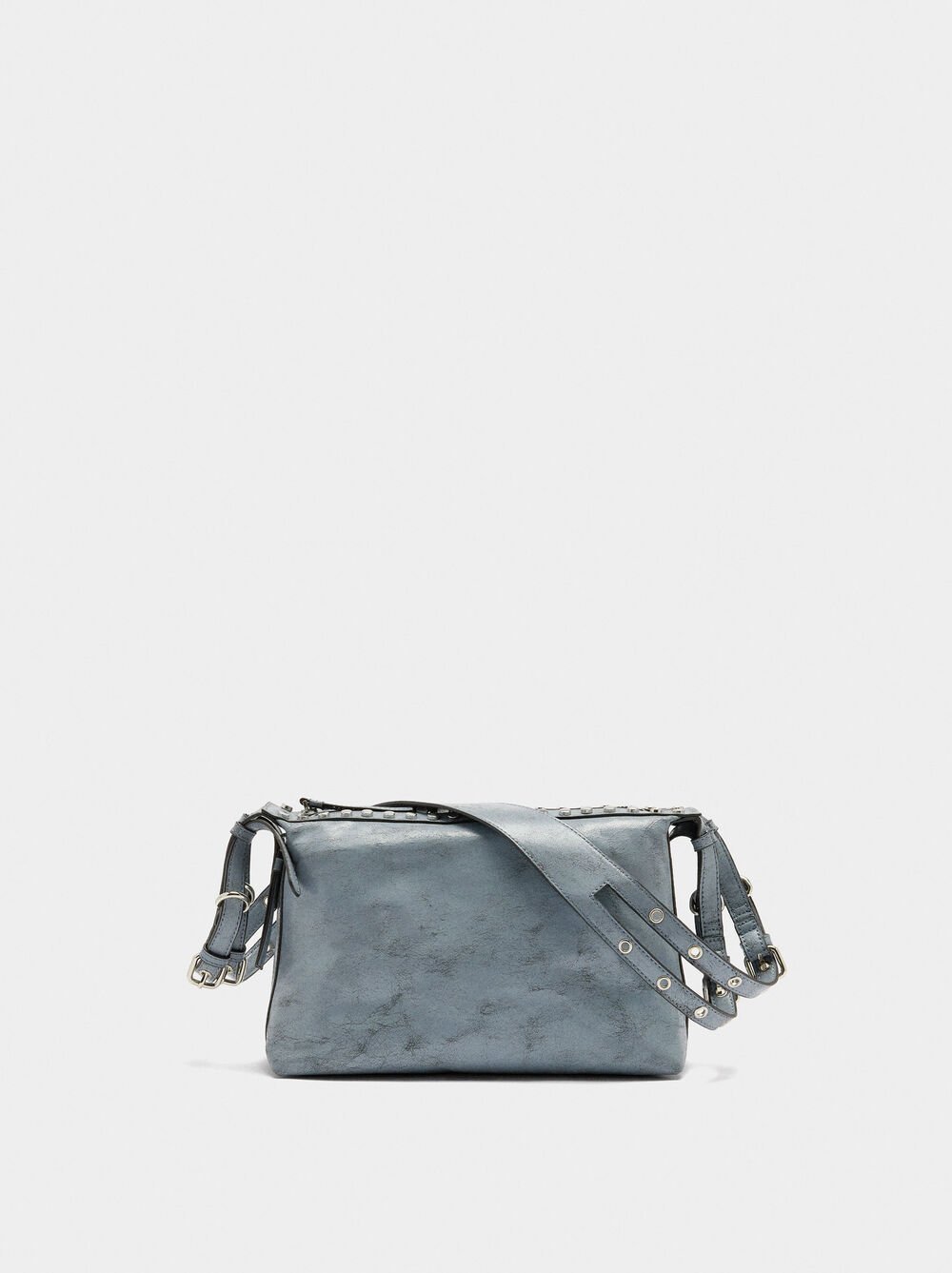 Bolso de hombro con tachuelas