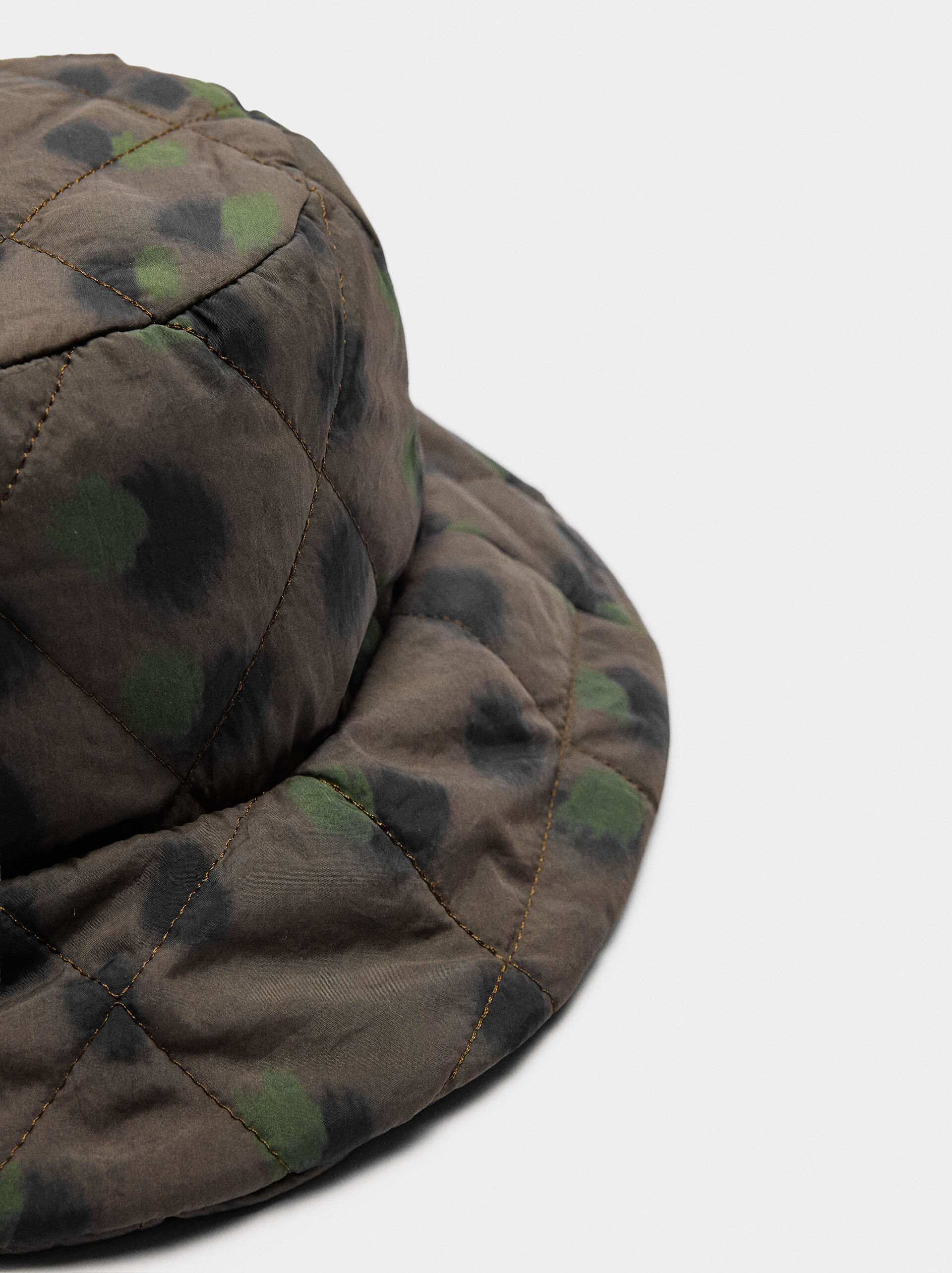 Nylon padded bucket hat image number 1.0