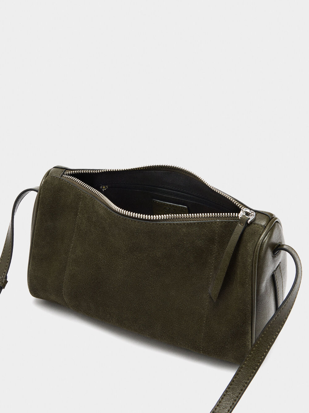 Sac bandoulière avec détails en cuir