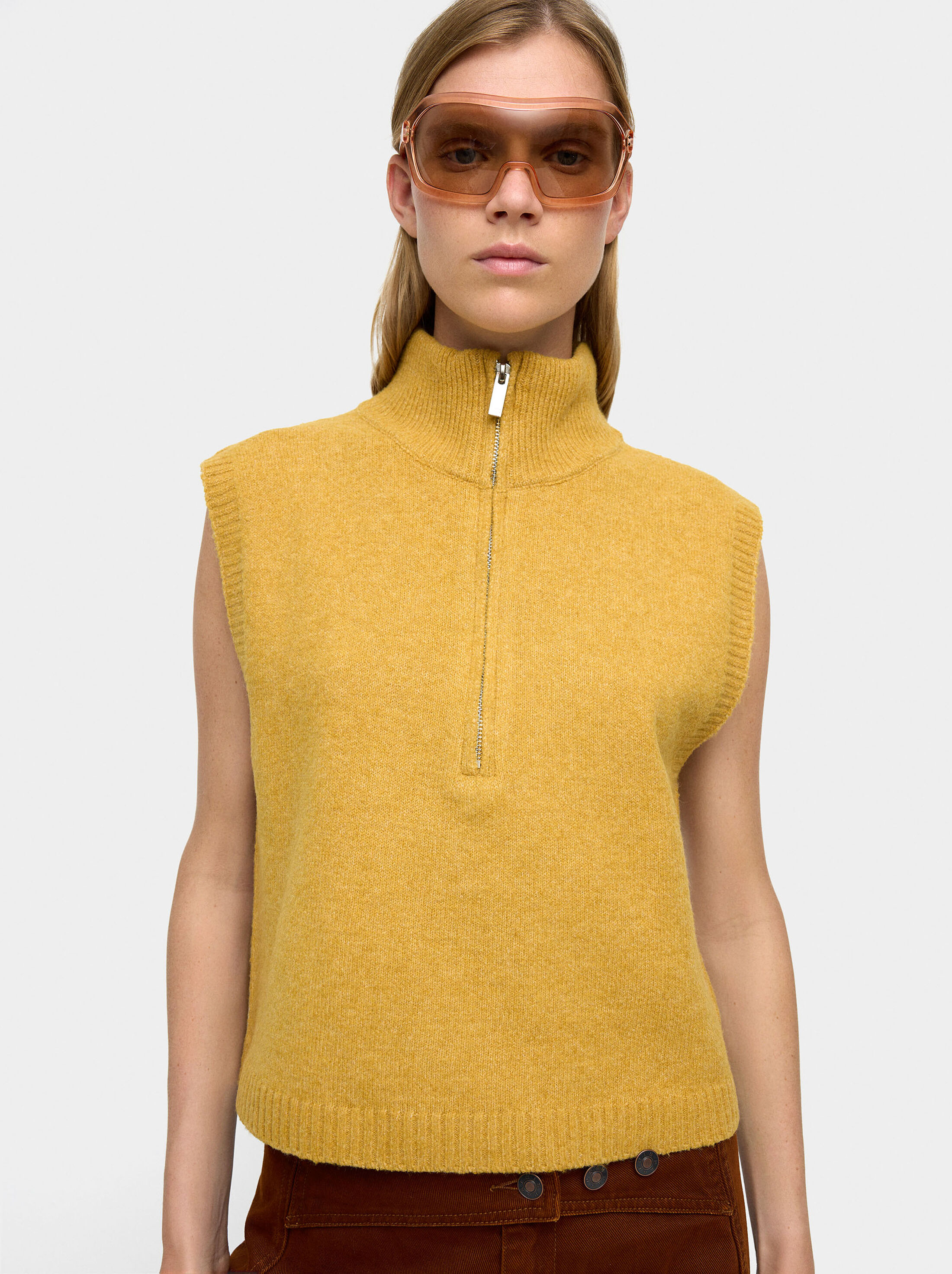 Armilla de malla amb tancament de cremallera image number 1.0