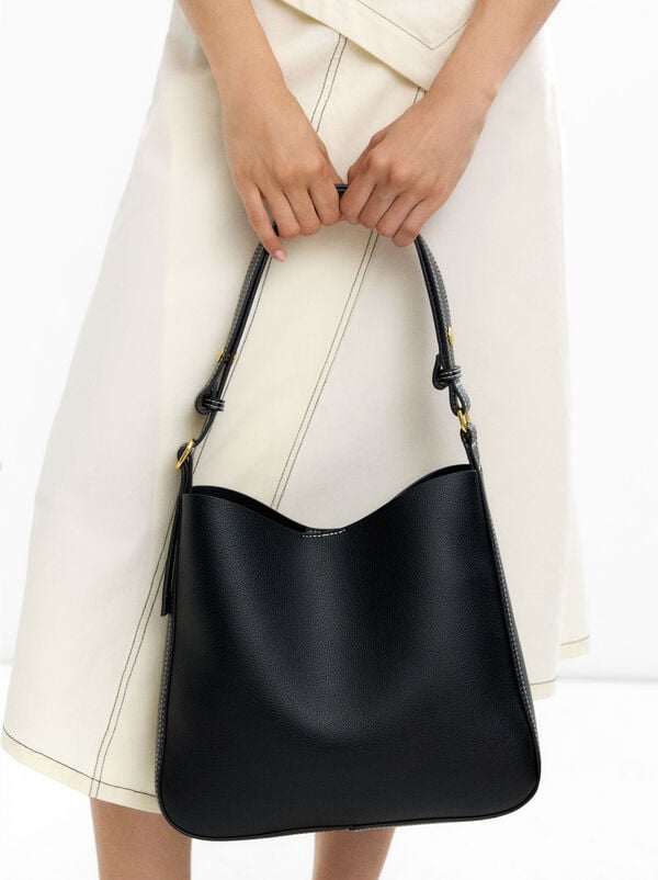 Shoulder bag with texture