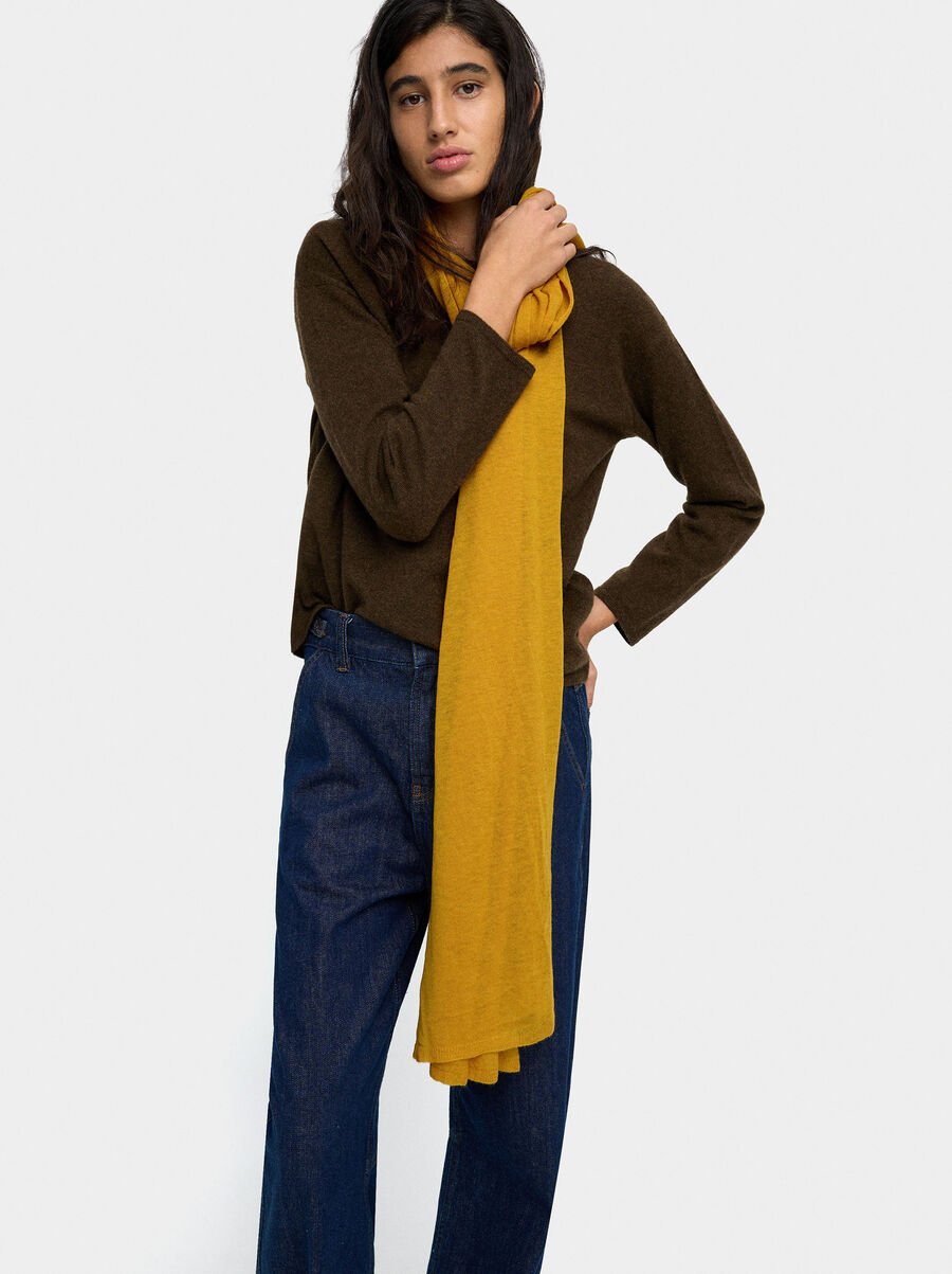 Shawl with 100% wool