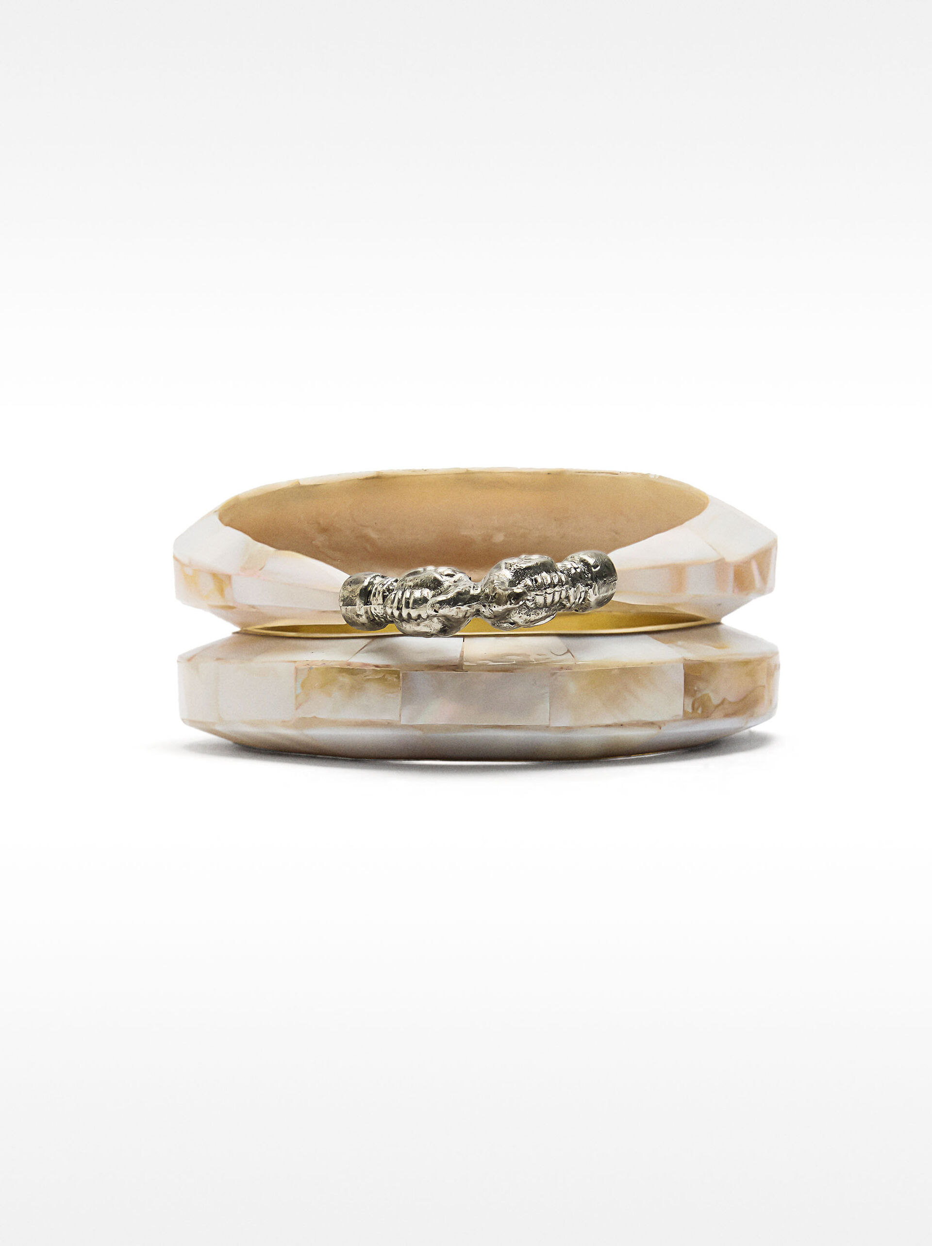Set of bracelets with shells image number 0.0