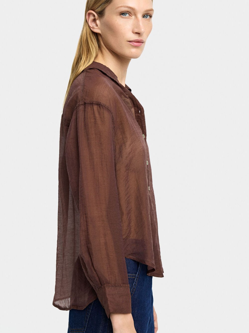 Chemise semi-transparente à manches longues