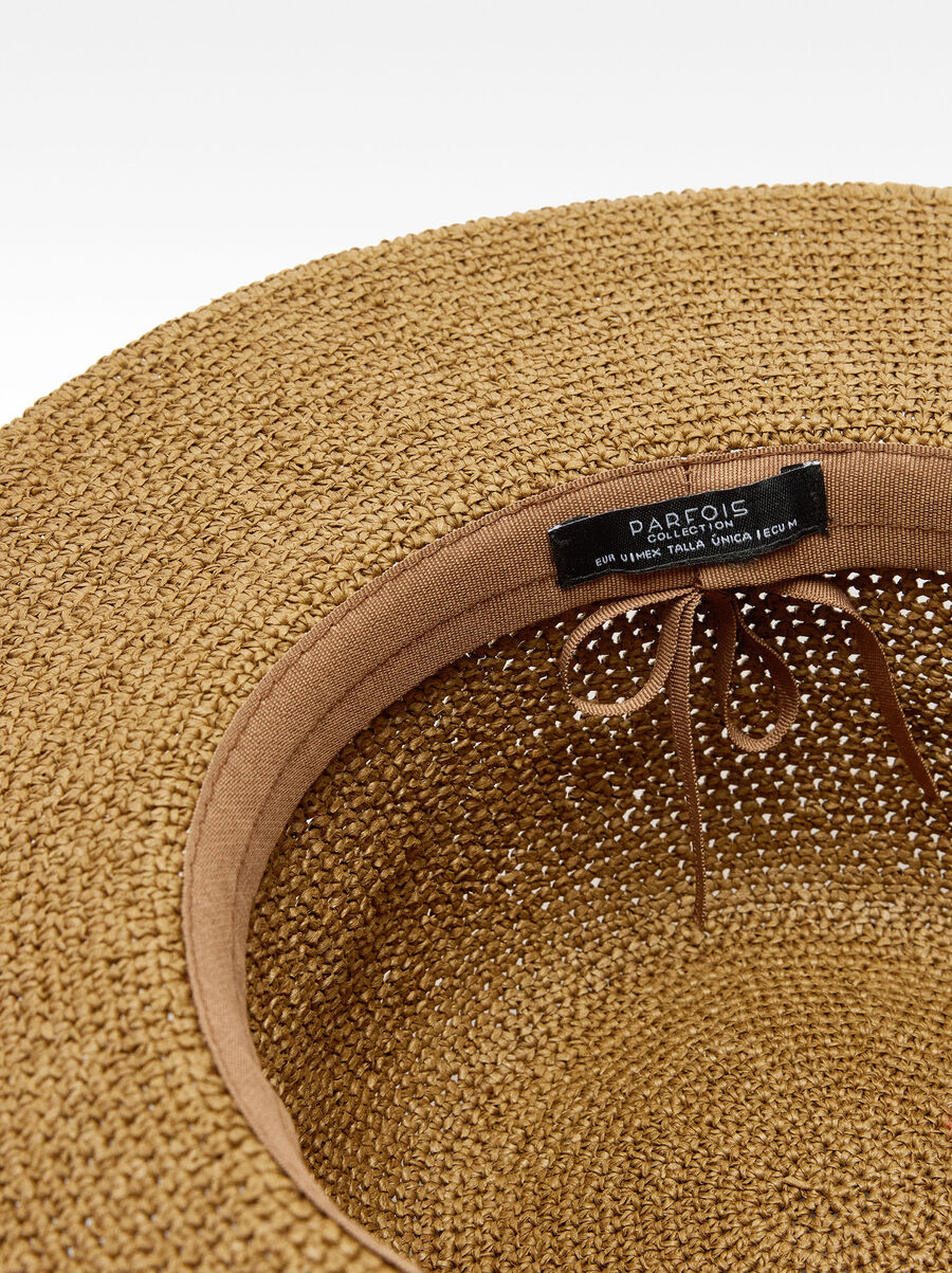 Raffia effect hat with tie straps