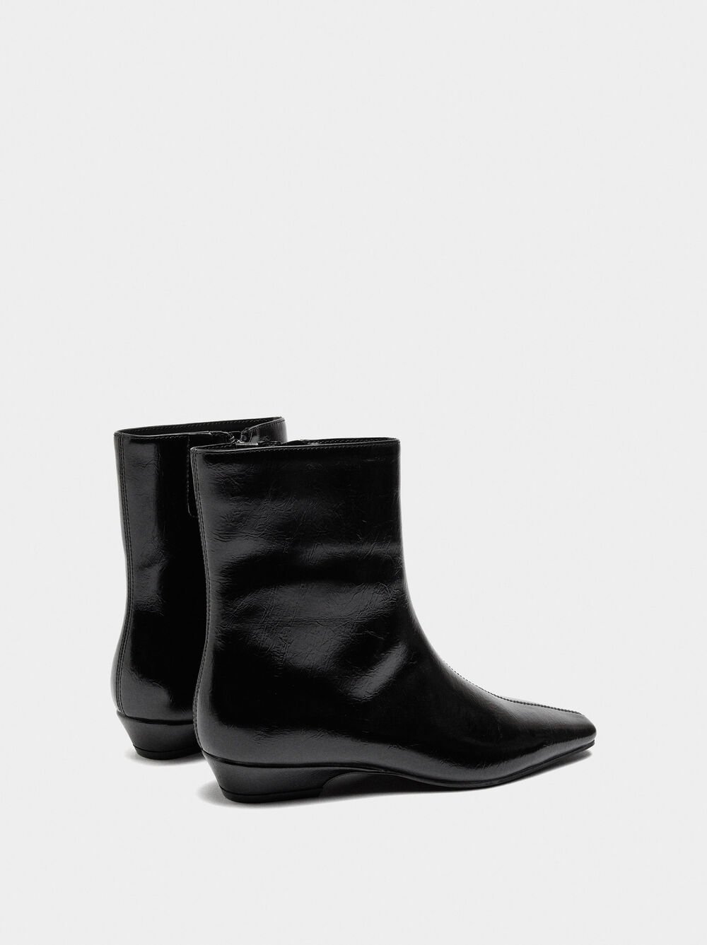 Botines con pespuntes tacón bajo