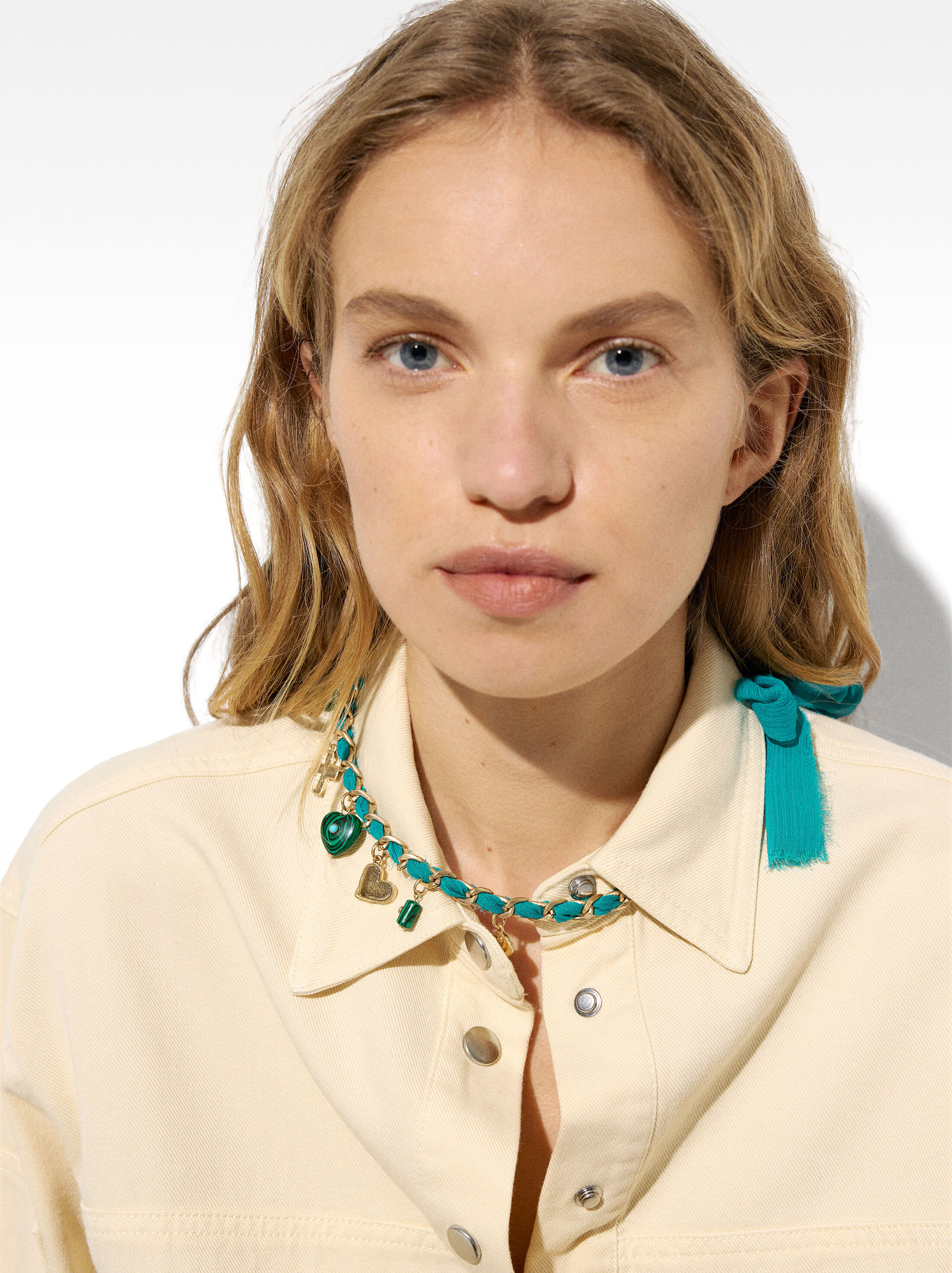 Necklace with links fabric and stones image number 1.0