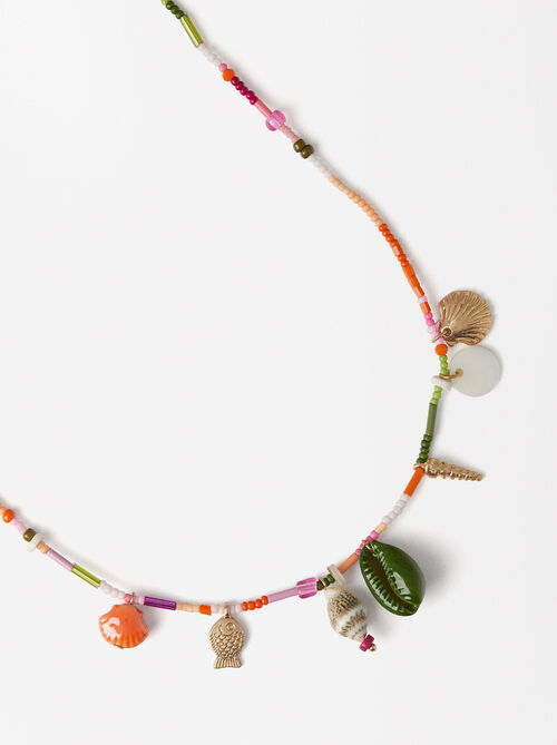 Short Necklace With Beads And Shells