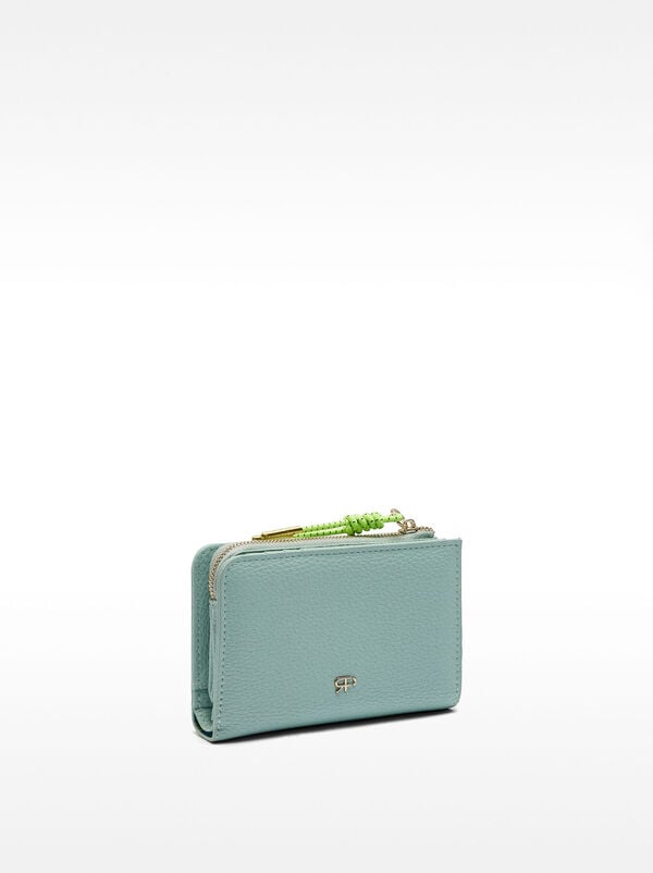 Textured wallet