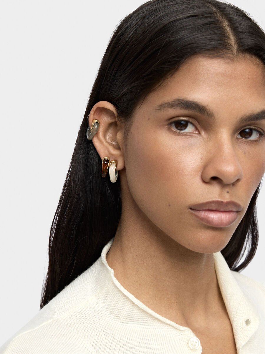 Set of hoop earrings with resin