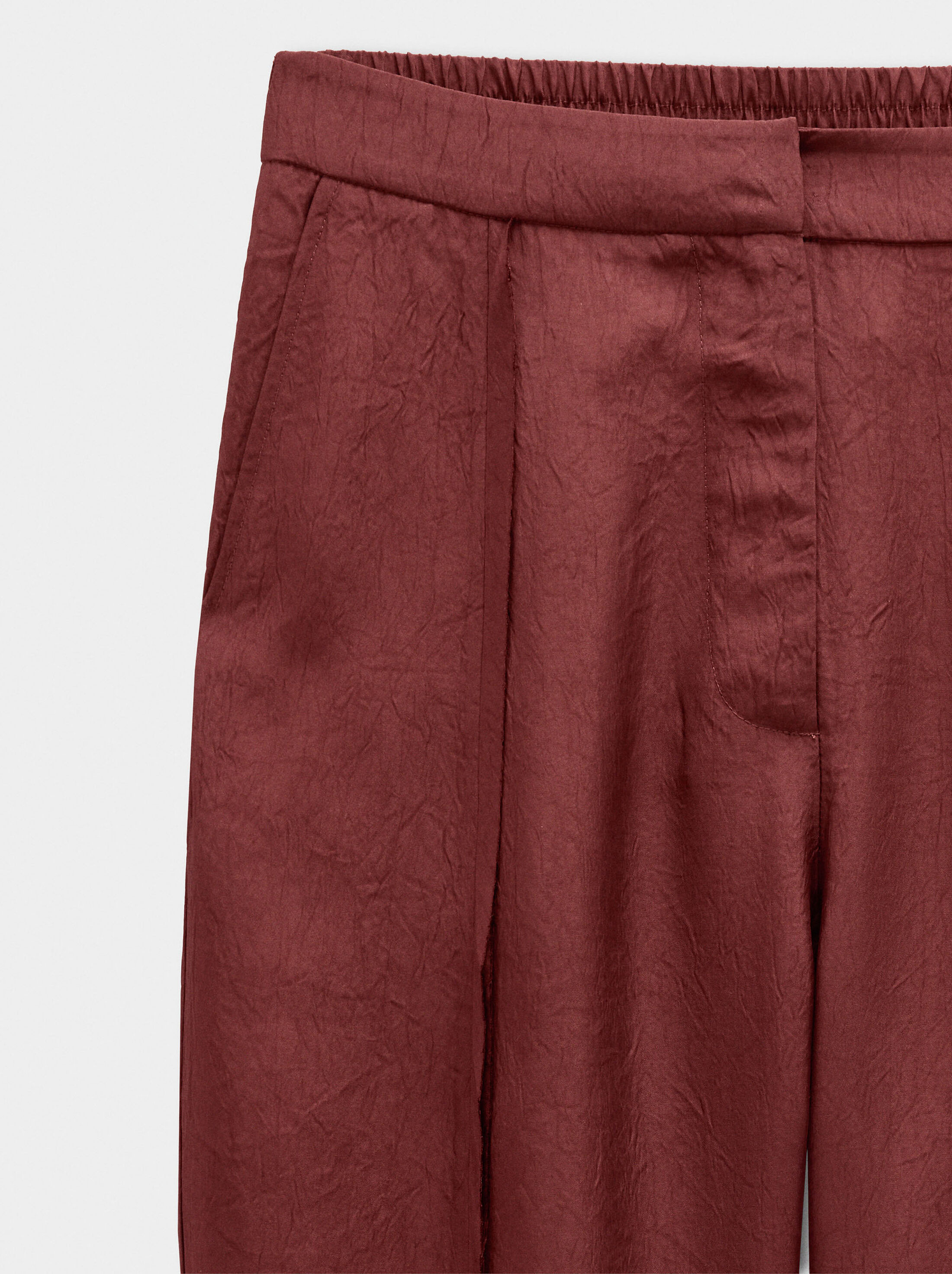 Pantalons amb efecte arrugat image number 5.0