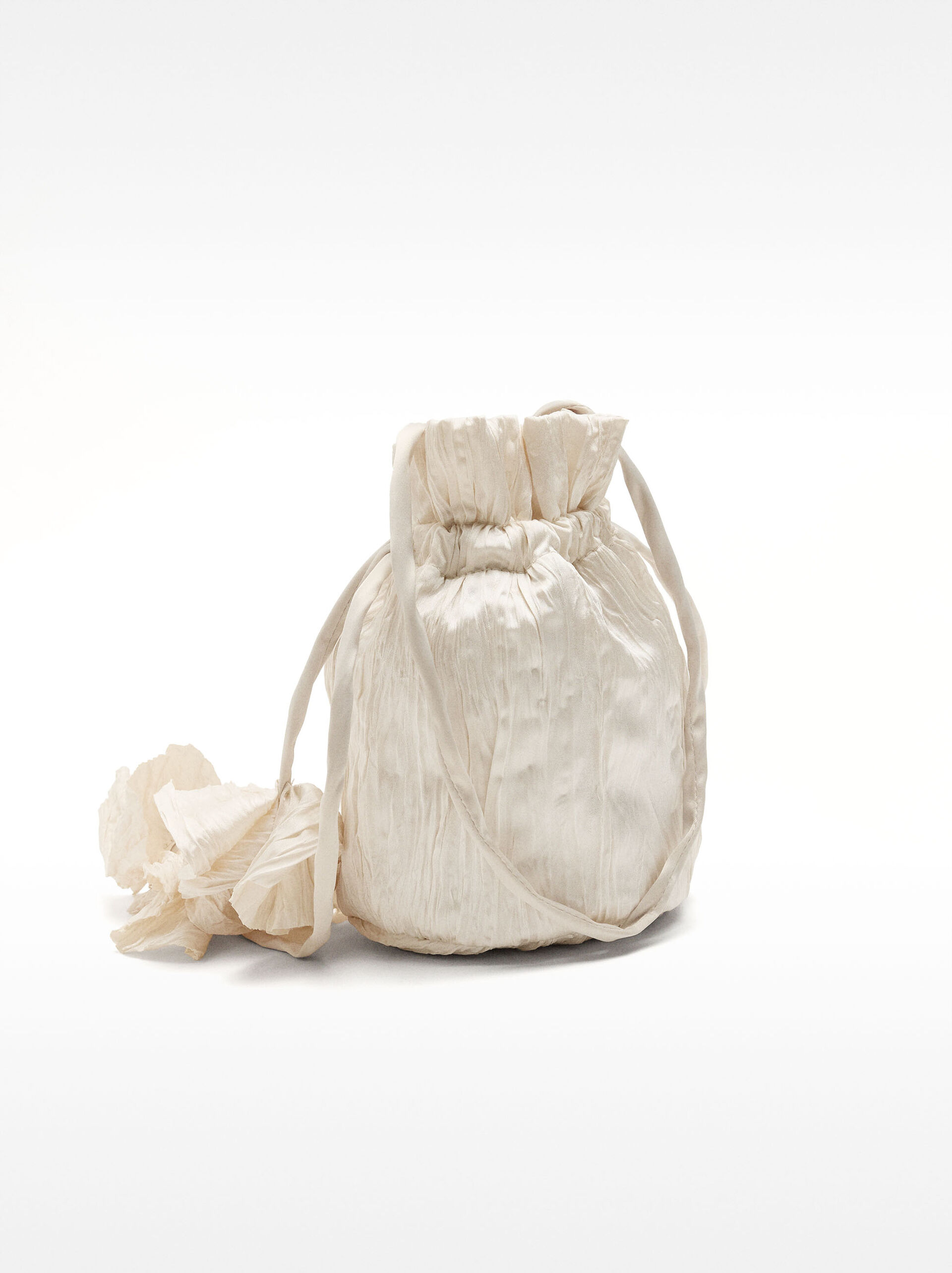 Borsa da festa in satin con pliche image number 3.0