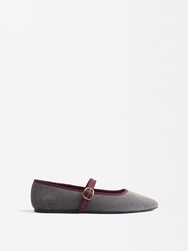 Velvet ballerinas