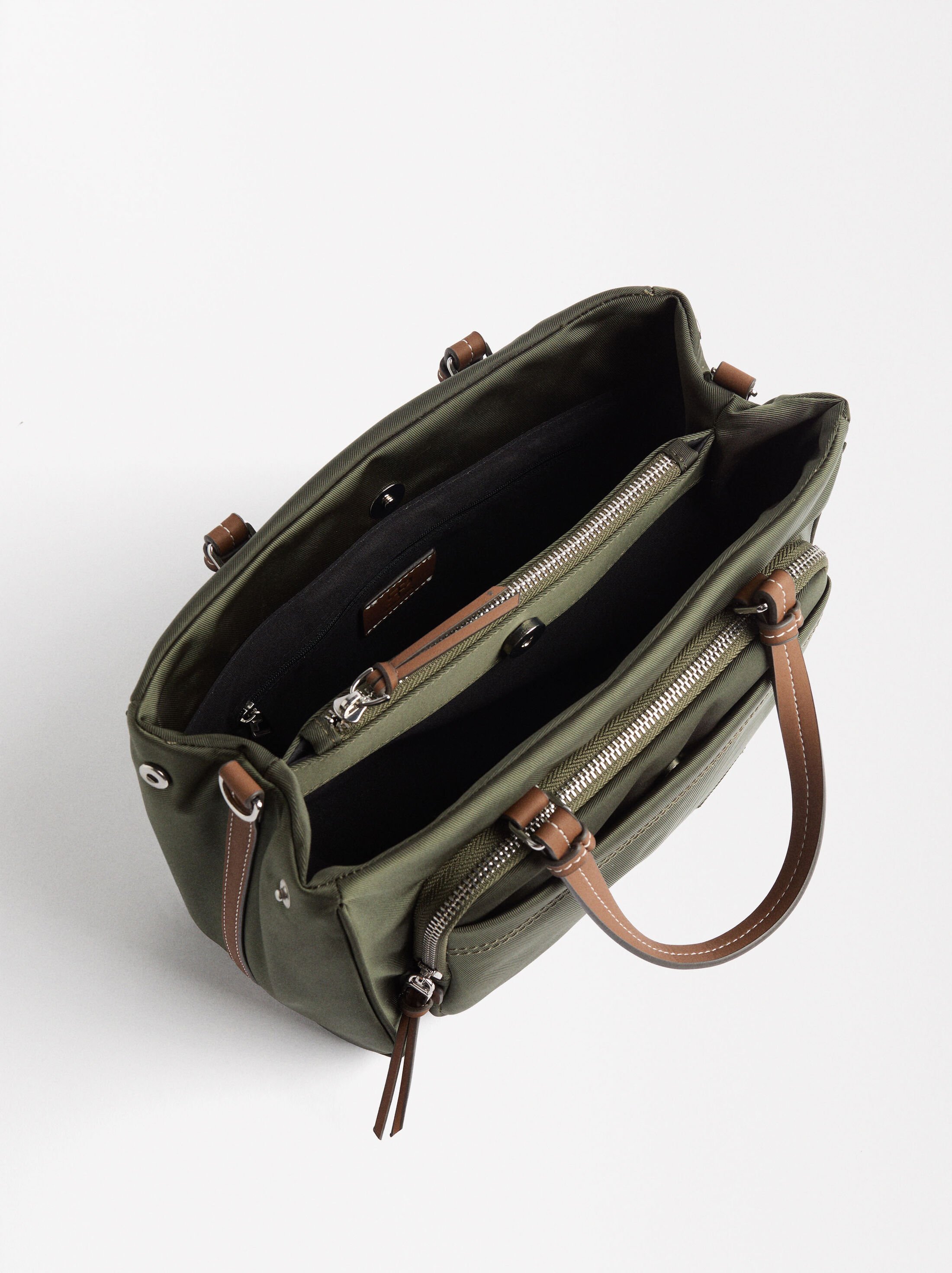 Bolso tote de nylon image number 4.0