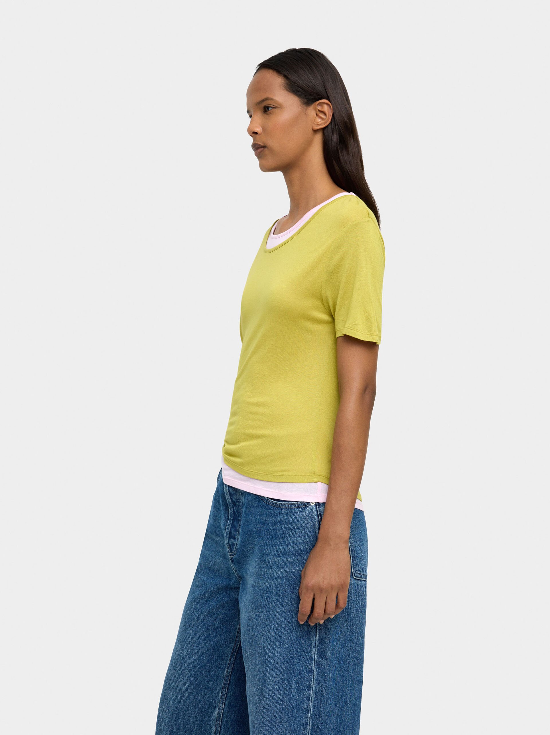 Bicolor T-Shirt image number 2.0