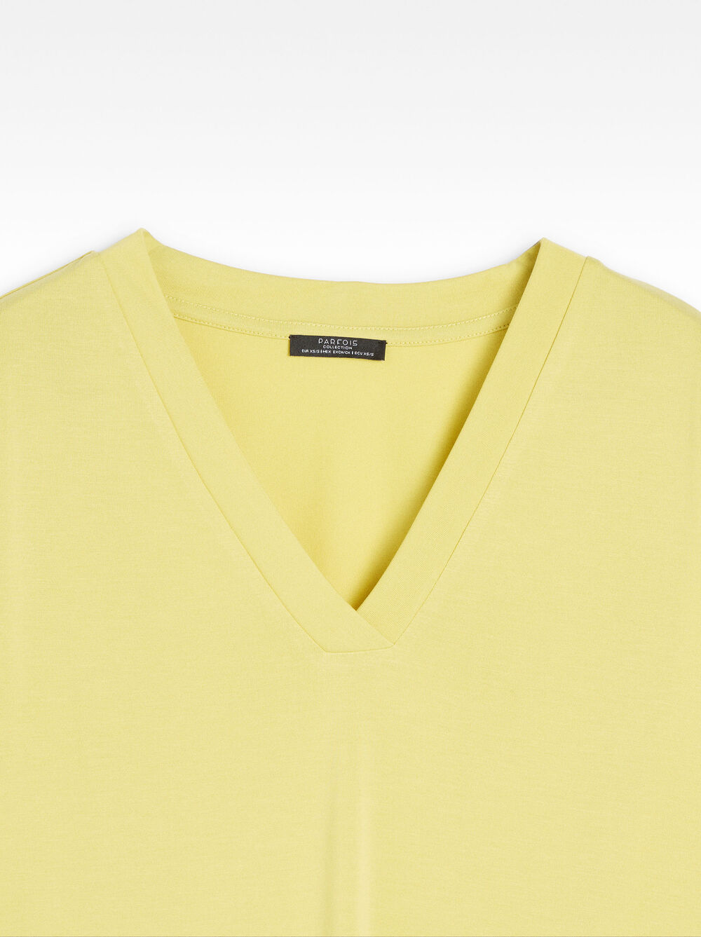 T-Shirt mit V-Ausschnitt