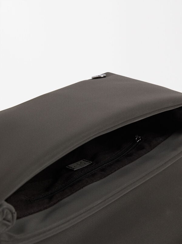 Shoulder bag with soft texture